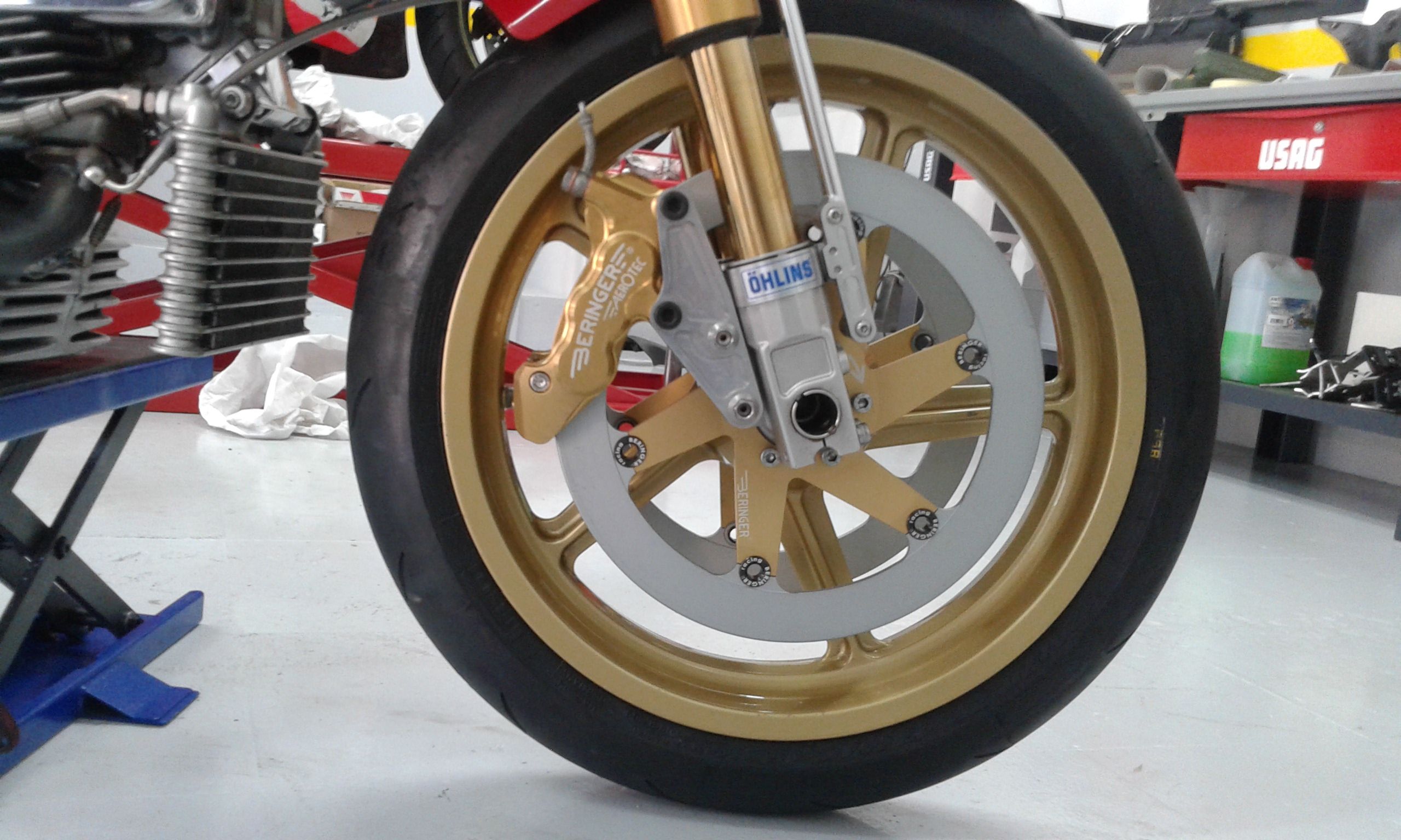 Neumáticos: Servicios de Isracing Motos Neumáticos: Servicios de Isracing Motos