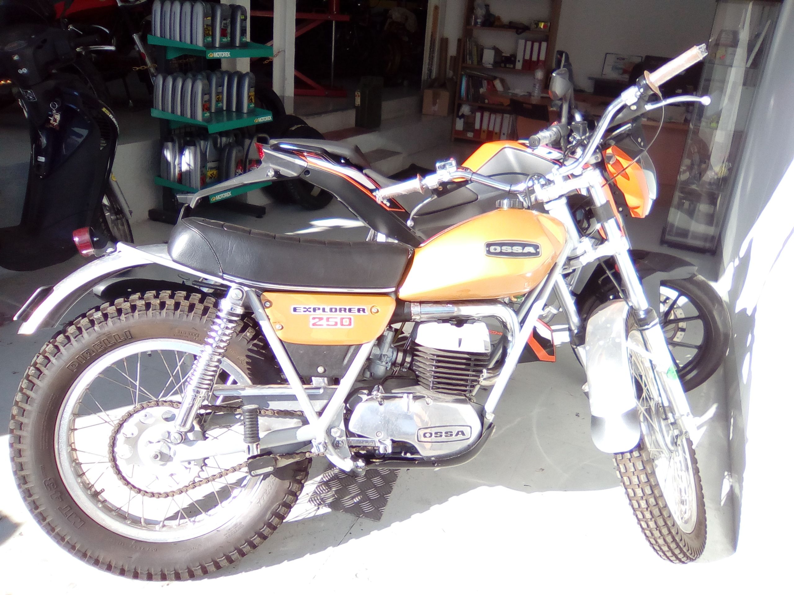 Moto de cortesía: Servicios de Isracing Motos Moto de cortesía: Servicios de Isracing Motos