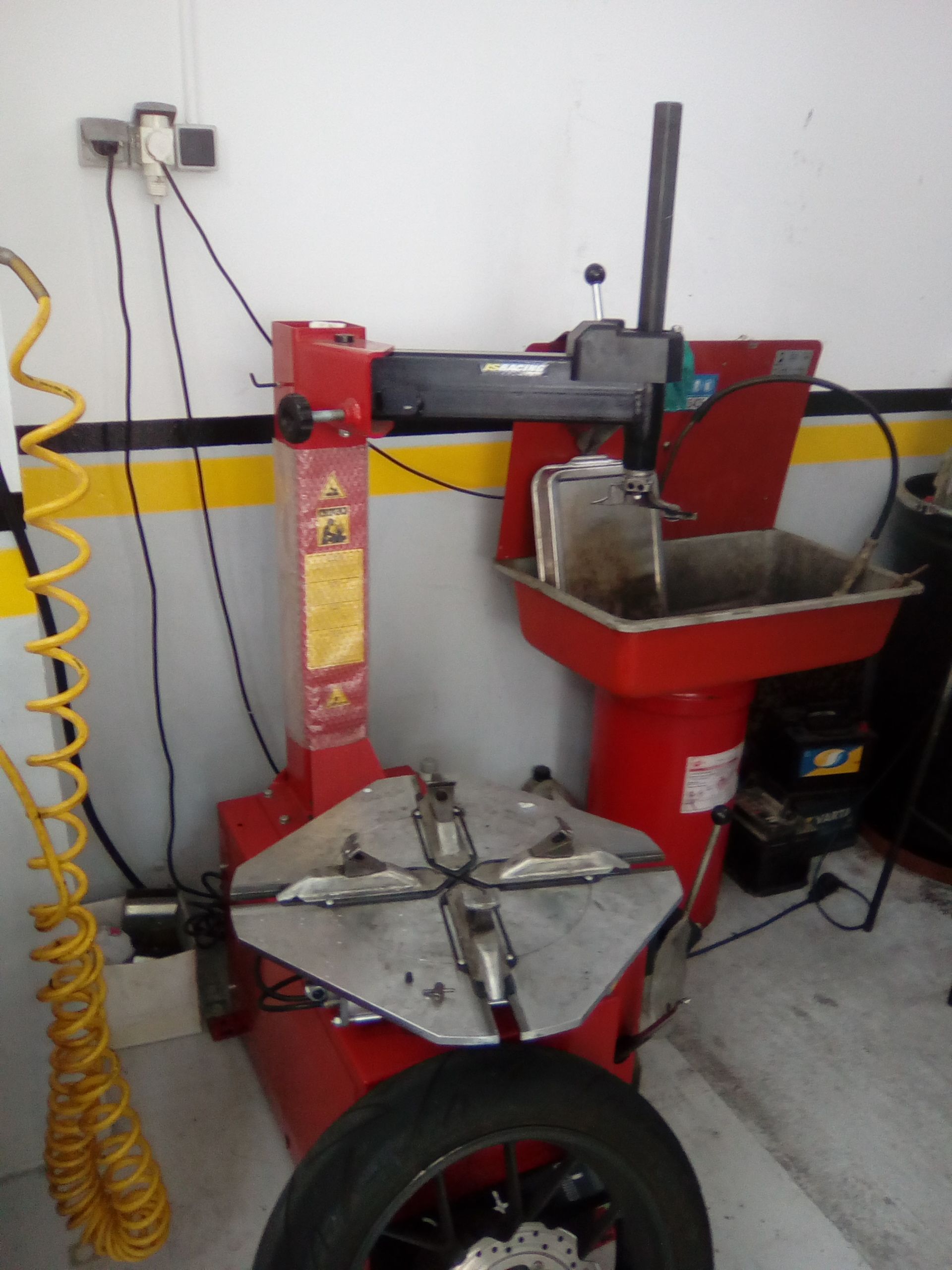 Neumáticos: Servicios de Isracing Motos Neumáticos: Servicios de Isracing Motos