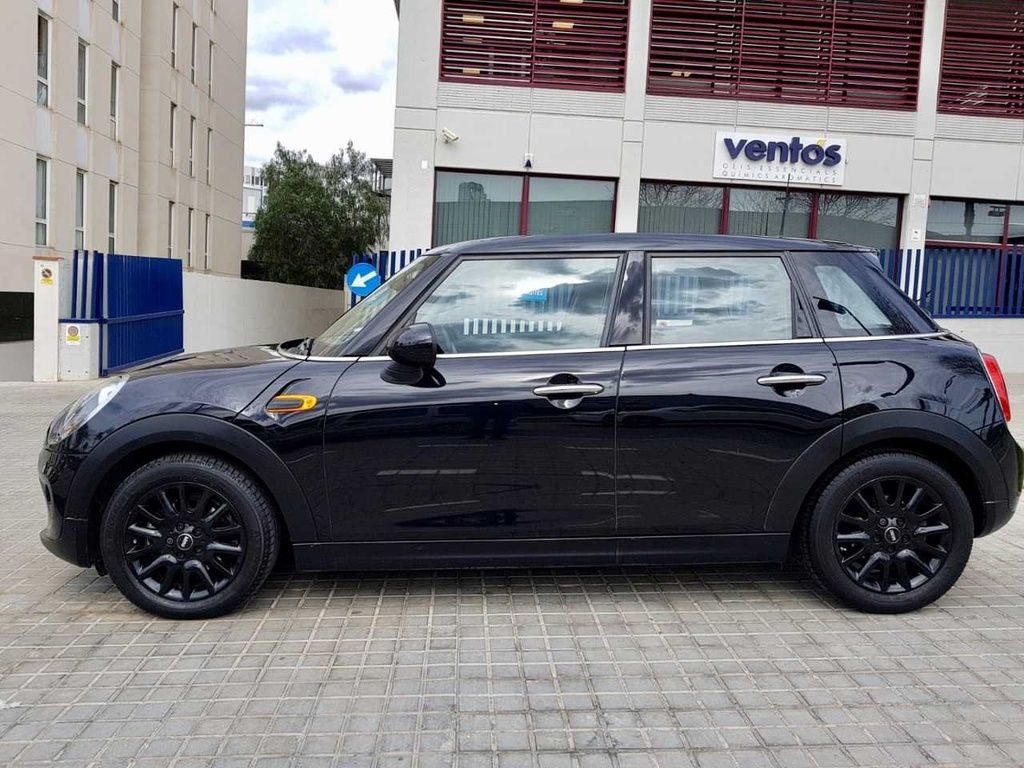 MINI Cooper 136CV: Servicios de CONCESIONARIO MEL`S MINI Cooper 136CV: Servicios de CONCESIONARIO MEL`S