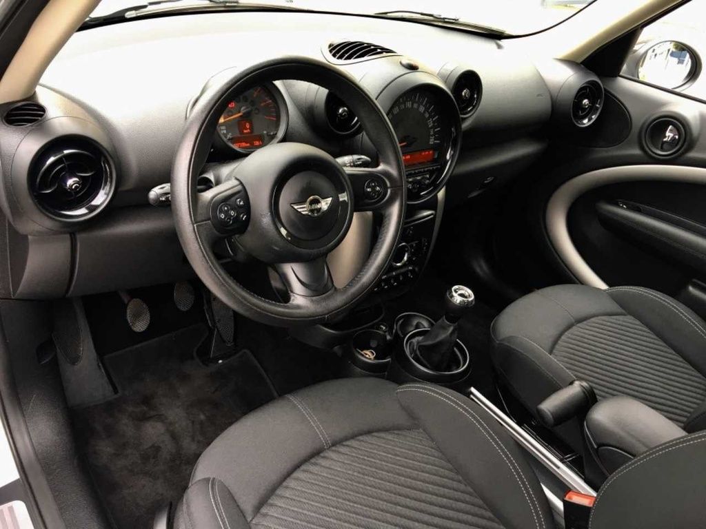 Mini Countryman Cooper D 112CV: Servicios de CONCESIONARIO MEL`S Mini Countryman Cooper D 112CV: Servicios de CONCESIONARIO MEL`S