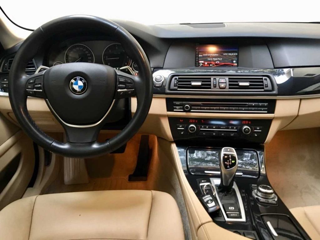 BMW Serie 5 520D AUT 184CV: Servicios de CONCESIONARIO MEL`S BMW Serie 5 520D AUT 184CV: Servicios de CONCESIONARIO MEL`S