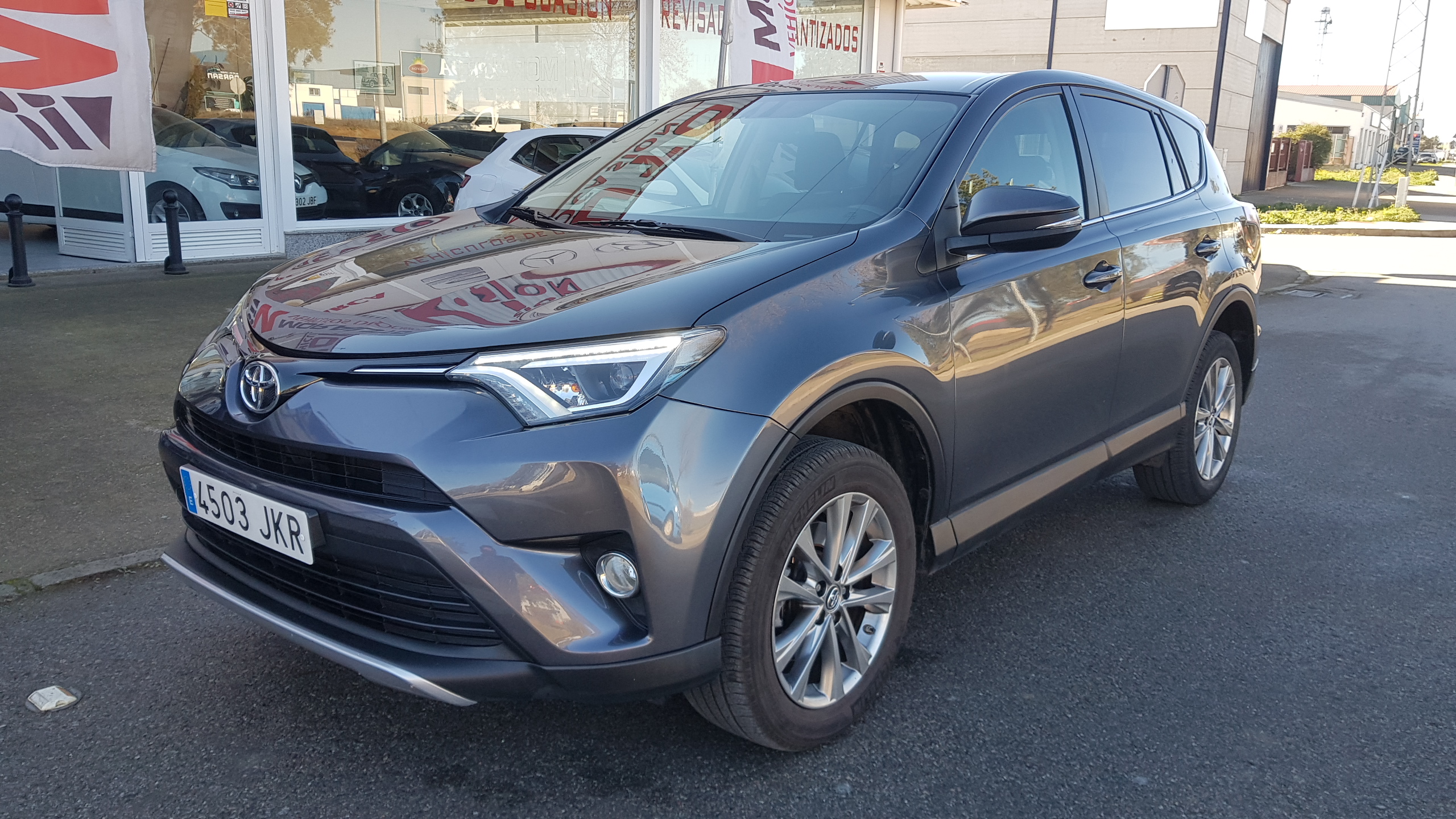 Toyota Rav4 2.0 D-4D 140CV 4X2: Catálogo de AUTOMOVILES MORAUTO SL Toyota Rav4 2.0 D-4D 140CV 4X2: Catálogo de AUTOMOVILES MORAUTO SL