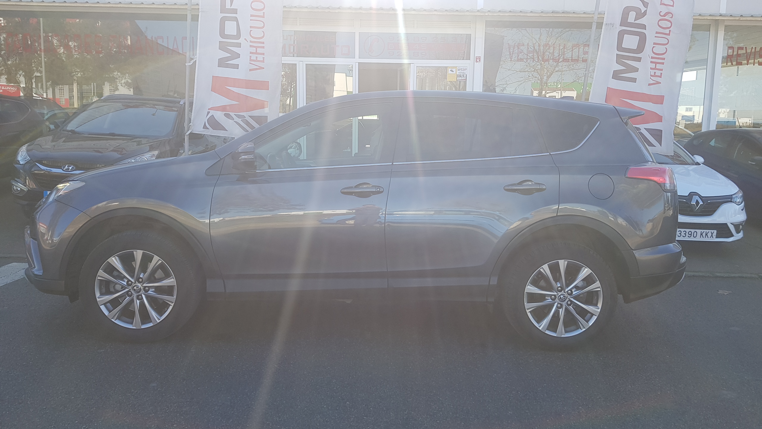 Toyota Rav4 2.0 D-4D 140CV 4X2: Catálogo de AUTOMOVILES MORAUTO SL Toyota Rav4 2.0 D-4D 140CV 4X2: Catálogo de AUTOMOVILES MORAUTO SL