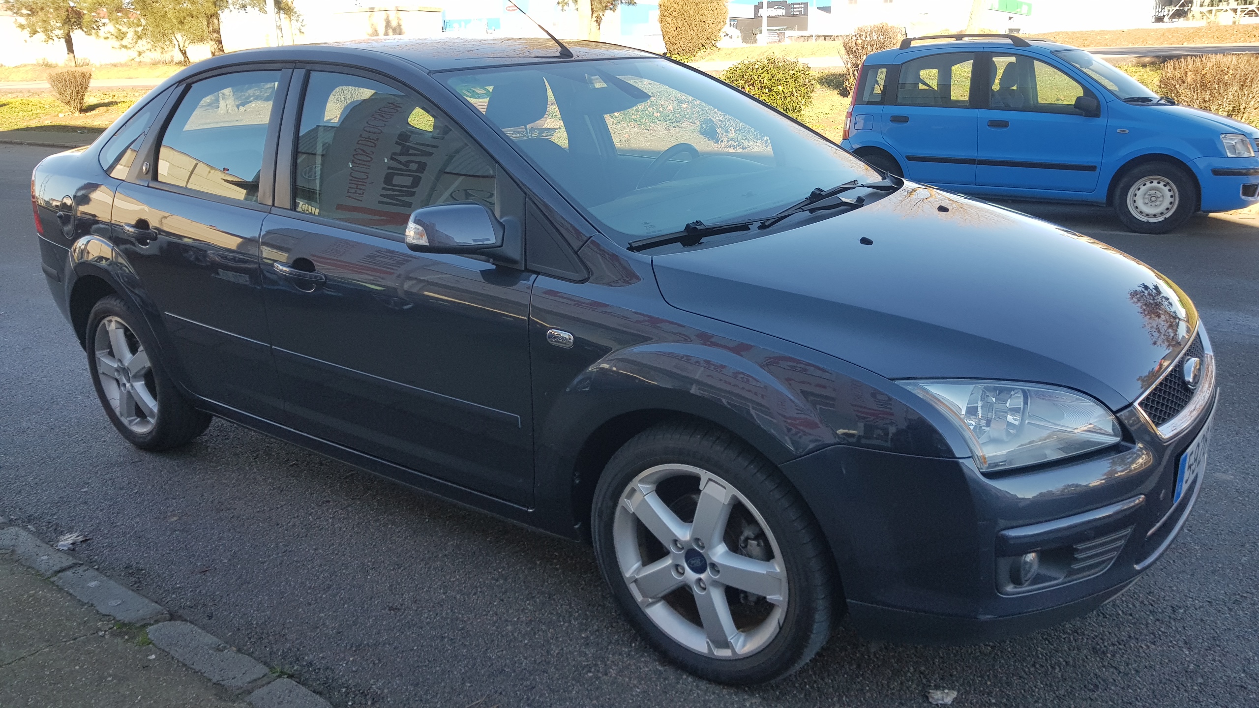 FORD FOCUS SEDAN 1.6 I GUIA: Catálogo de AUTOMOVILES MORAUTO SL FORD FOCUS SEDAN 1.6 I GUIA: Catálogo de AUTOMOVILES MORAUTO SL