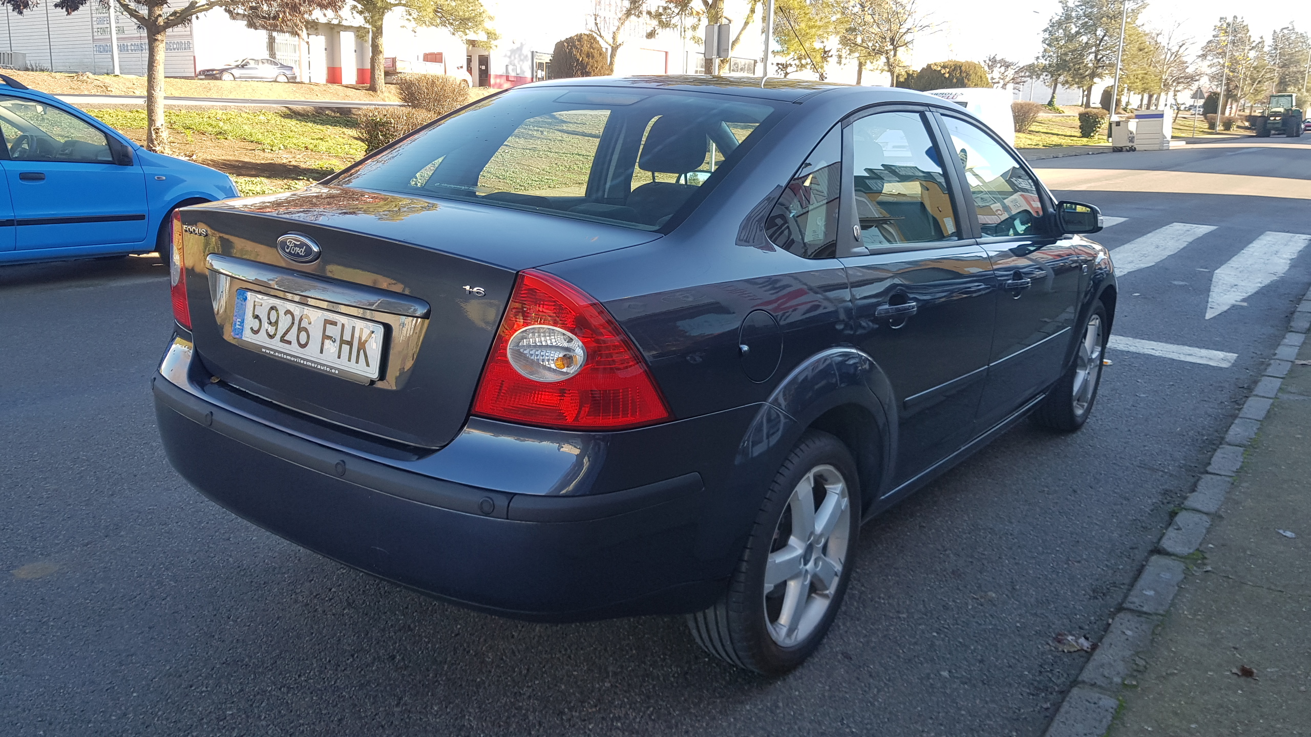 FORD FOCUS SEDAN 1.6 I GUIA: Catálogo de AUTOMOVILES MORAUTO SL FORD FOCUS SEDAN 1.6 I GUIA: Catálogo de AUTOMOVILES MORAUTO SL