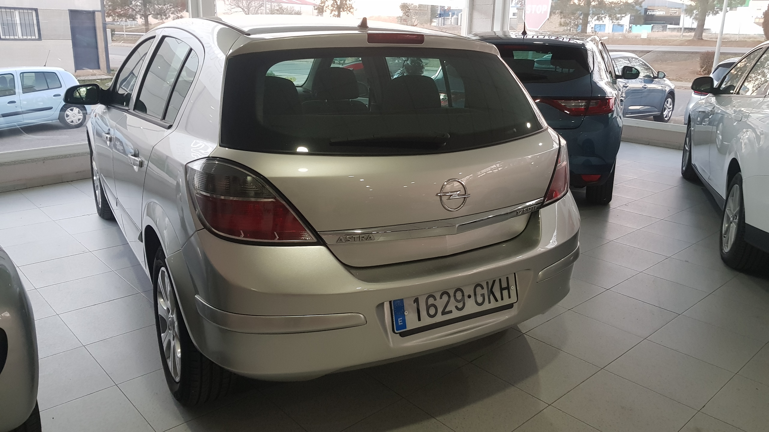 Opel Astra 1.7 cdti: Catálogo de AUTOMOVILES MORAUTO SL Opel Astra 1.7 cdti: Catálogo de AUTOMOVILES MORAUTO SL