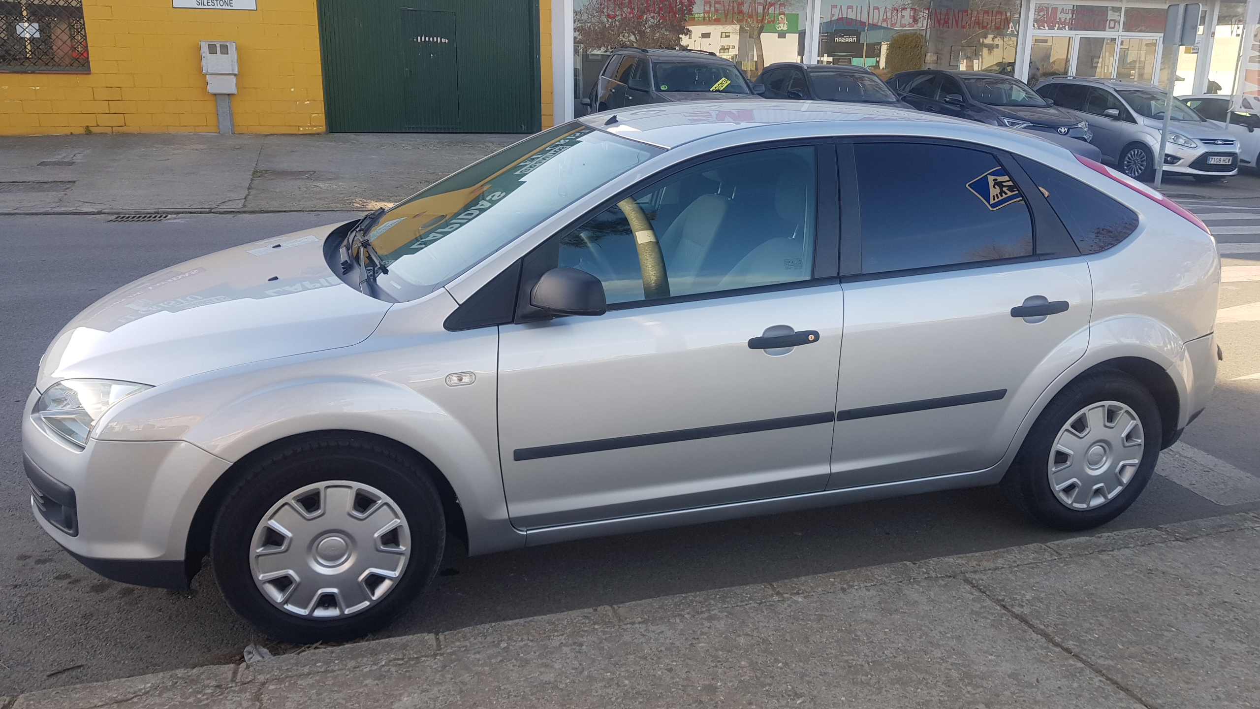Ford Focus 1.6 tdci 90cv: Catálogo de AUTOMOVILES MORAUTO SL Ford Focus 1.6 tdci 90cv: Catálogo de AUTOMOVILES MORAUTO SL