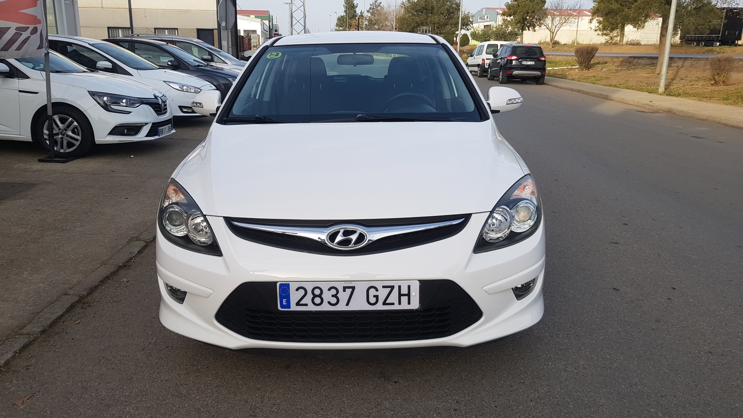 HYUNDAI i30 1.6 CRDi VGT 90 Comfort: Catálogo de AUTOMOVILES MORAUTO SL HYUNDAI i30 1.6 CRDi VGT 90 Comfort: Catálogo de AUTOMOVILES MORAUTO SL