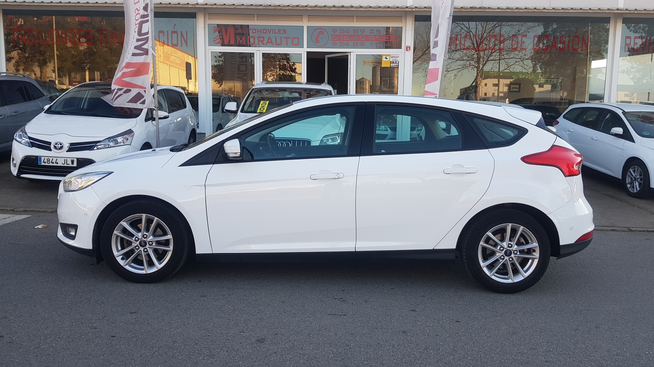Ford Focus 1.5 TDCi E6 88kW Business: Catálogo de AUTOMOVILES MORAUTO SL Ford Focus 1.5 TDCi E6 88kW Business: Catálogo de AUTOMOVILES MORAUTO SL