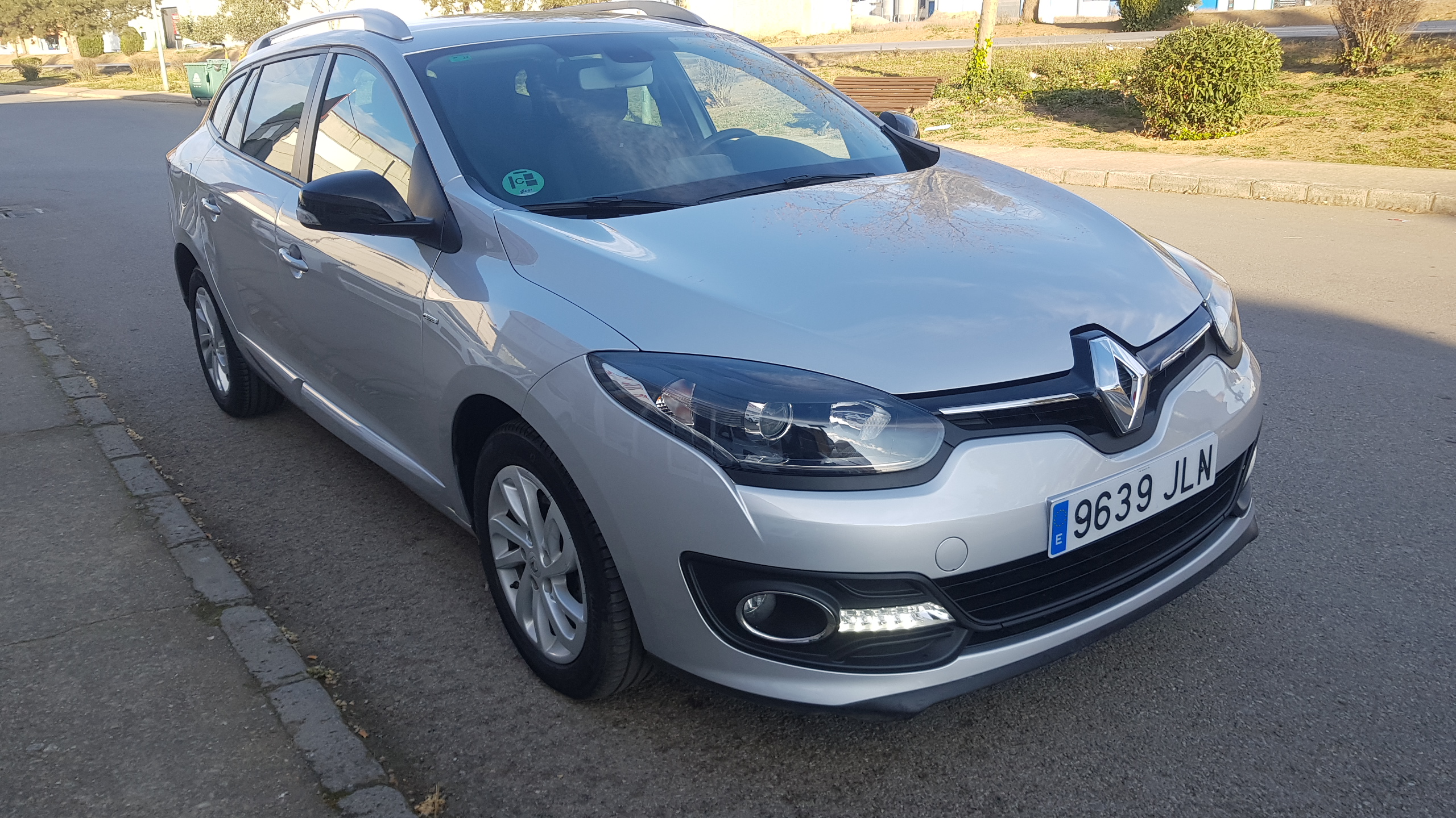 Renault Megane Sport Tourer 1.5 Dci Limited: Catálogo de AUTOMOVILES MORAUTO SL Renault Megane Sport Tourer 1.5 Dci Limited: Catálogo de AUTOMOVILES MORAUTO SL