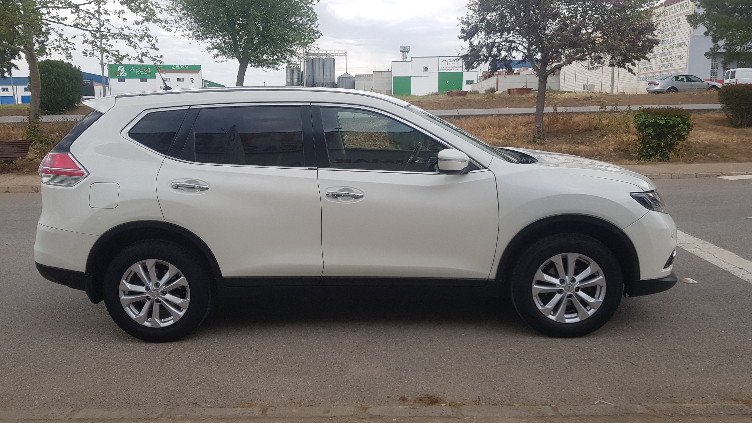 NISSAN XTRAIL 1.6 dCi 4x4i ACENTA: Catálogo de AUTOMOVILES MORAUTO SL NISSAN XTRAIL 1.6 dCi 4x4i ACENTA: Catálogo de AUTOMOVILES MORAUTO SL