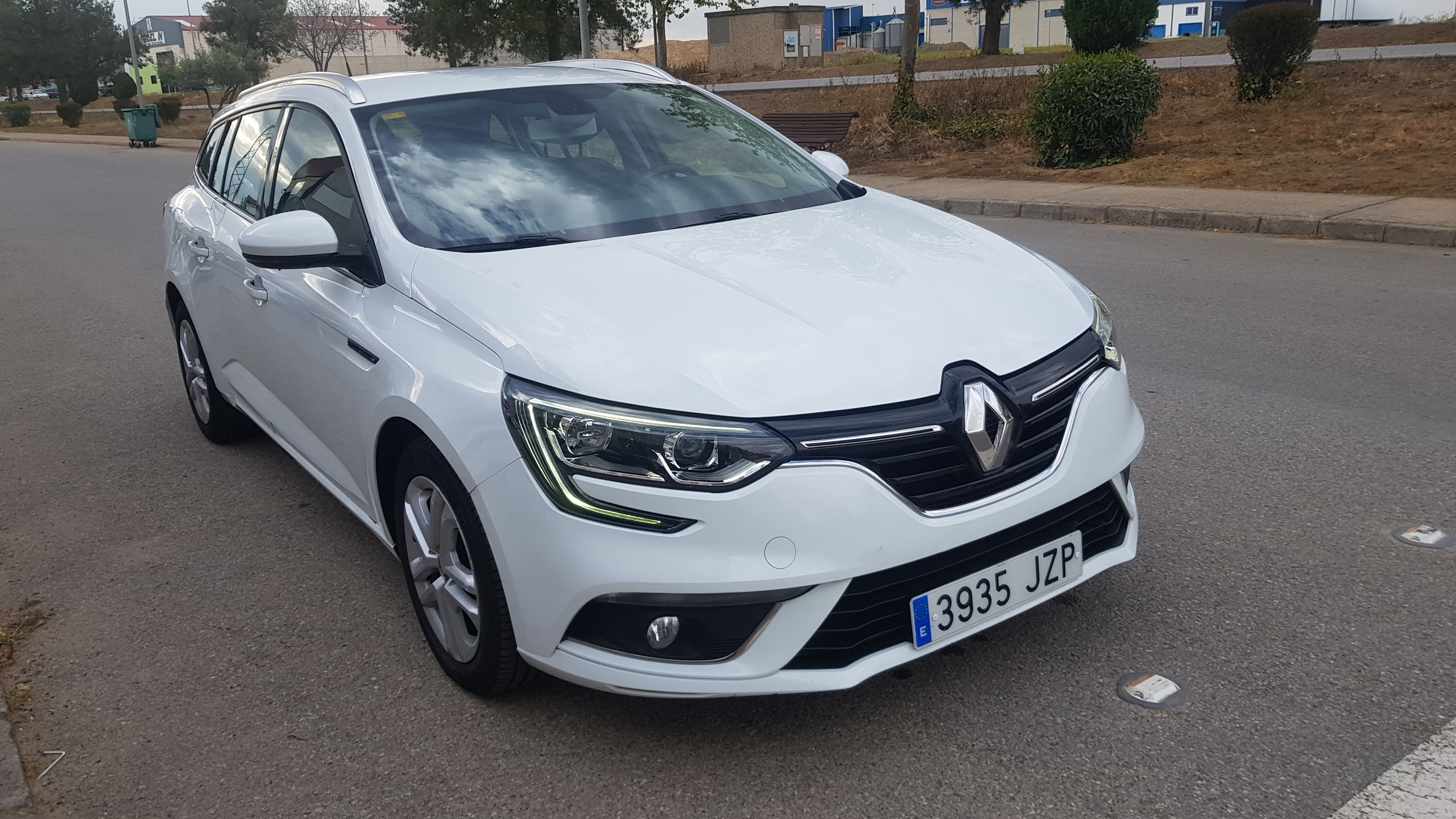 Renault Megane Sp. Tourer Business En. dCi 81kW 110CV: Catálogo de AUTOMOVILES MORAUTO SL Renault Megane Sp. Tourer Business En. dCi 81kW 110CV: Catálogo de AUTOMOVILES MORAUTO SL