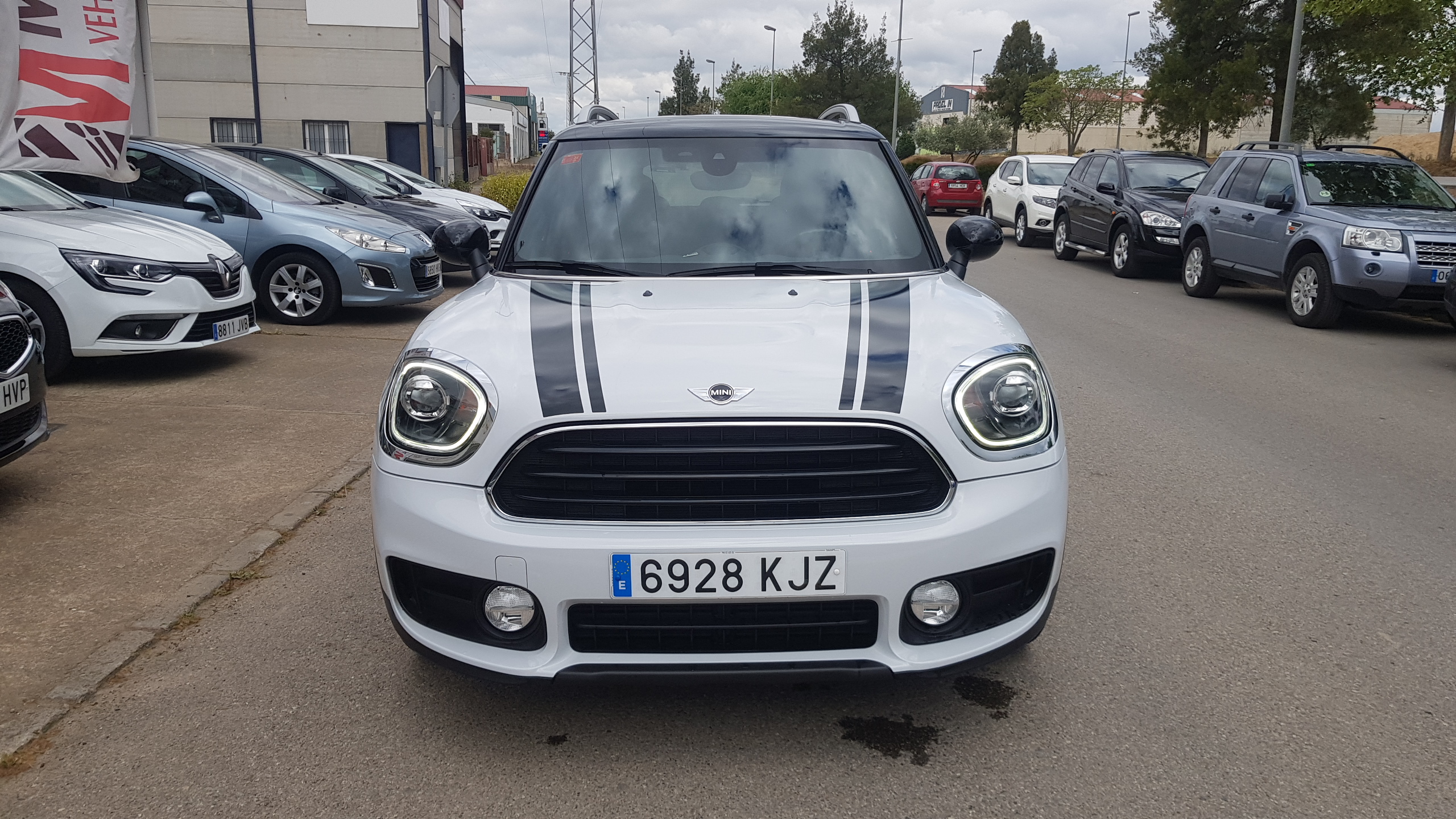 MINI COUNTRYMAN COOPER D 2.0D AUT: Catálogo de AUTOMOVILES MORAUTO SL MINI COUNTRYMAN COOPER D 2.0D AUT: Catálogo de AUTOMOVILES MORAUTO SL