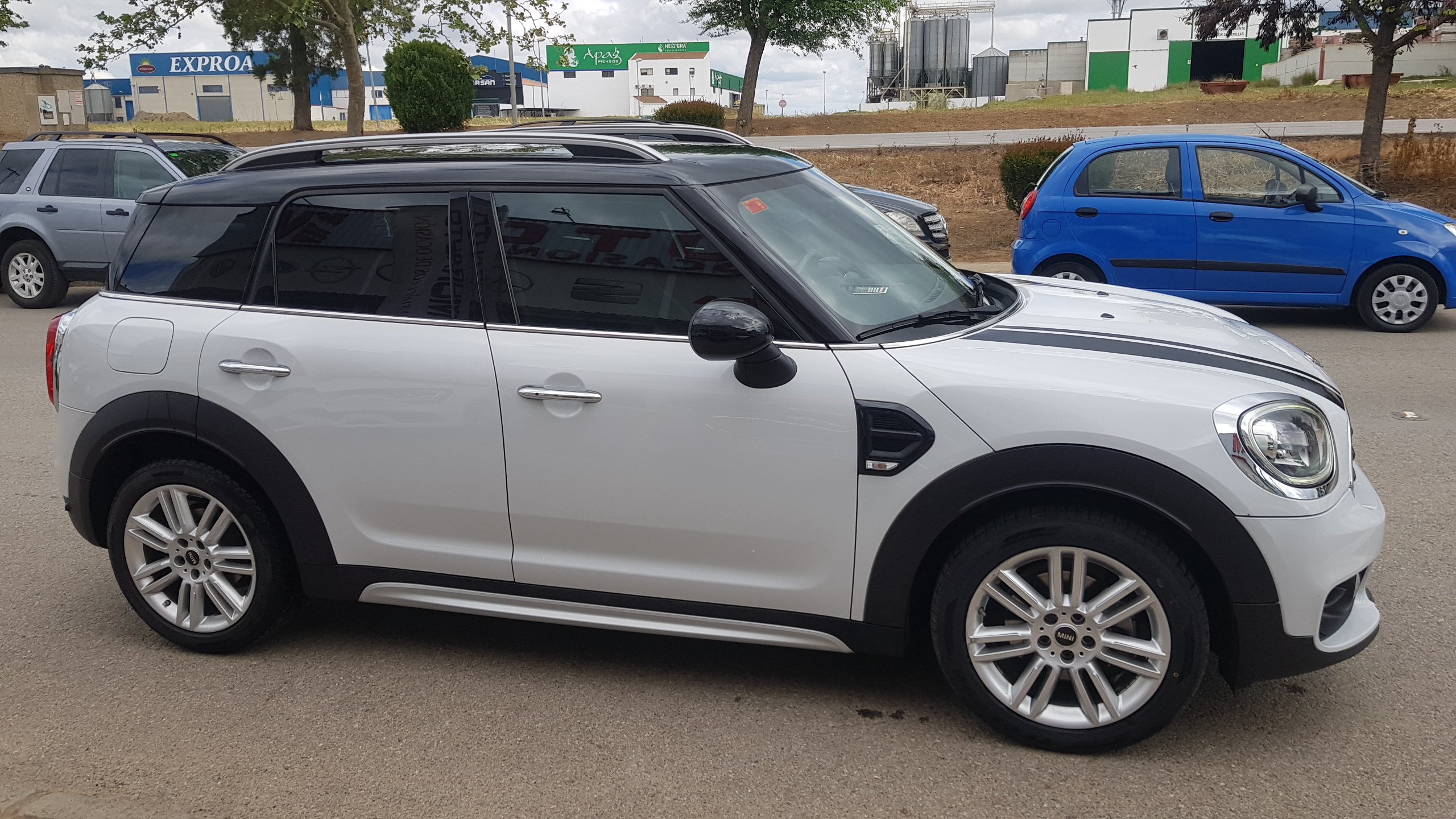 MINI COUNTRYMAN COOPER D 2.0D AUT: Catálogo de AUTOMOVILES MORAUTO SL MINI COUNTRYMAN COOPER D 2.0D AUT: Catálogo de AUTOMOVILES MORAUTO SL