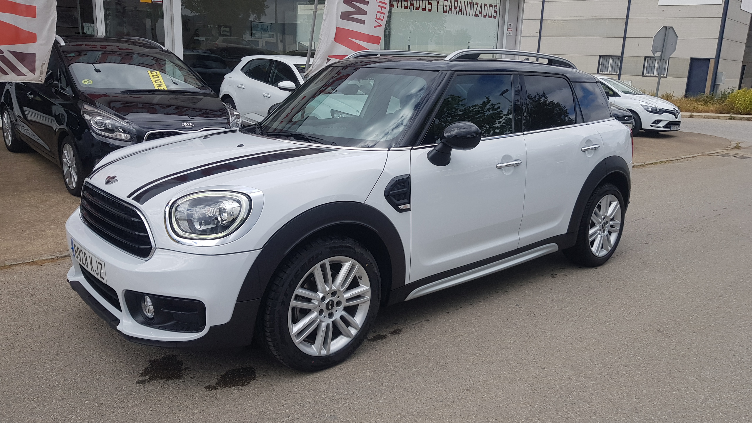 MINI COUNTRYMAN COOPER D 2.0D AUT: Catálogo de AUTOMOVILES MORAUTO SL MINI COUNTRYMAN COOPER D 2.0D AUT: Catálogo de AUTOMOVILES MORAUTO SL