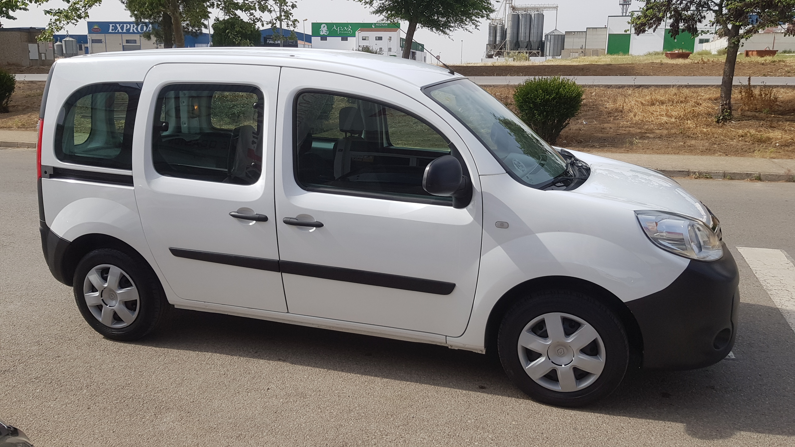 RENAULT KANGOO 1.5 DCI: Catálogo de AUTOMOVILES MORAUTO SL RENAULT KANGOO 1.5 DCI: Catálogo de AUTOMOVILES MORAUTO SL