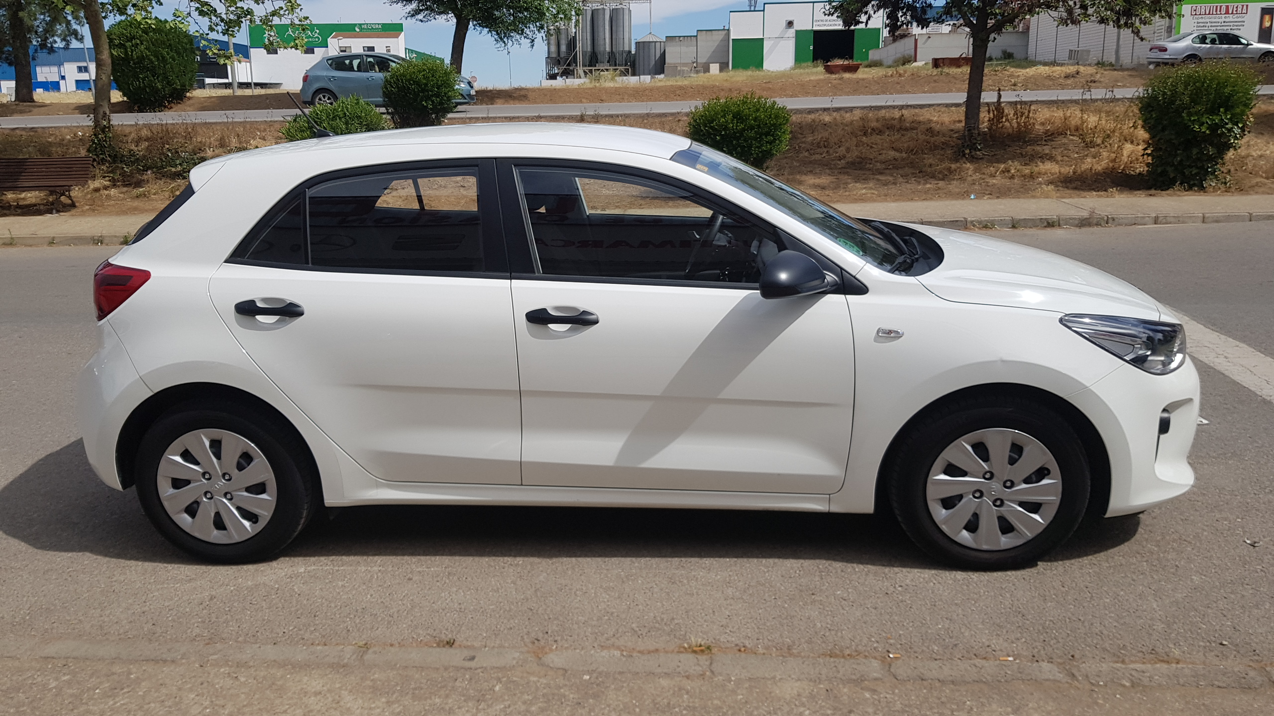 KIA Rio 1.2 CVVT 62kW 84CV Business: Catálogo de AUTOMOVILES MORAUTO SL KIA Rio 1.2 CVVT 62kW 84CV Business: Catálogo de AUTOMOVILES MORAUTO SL