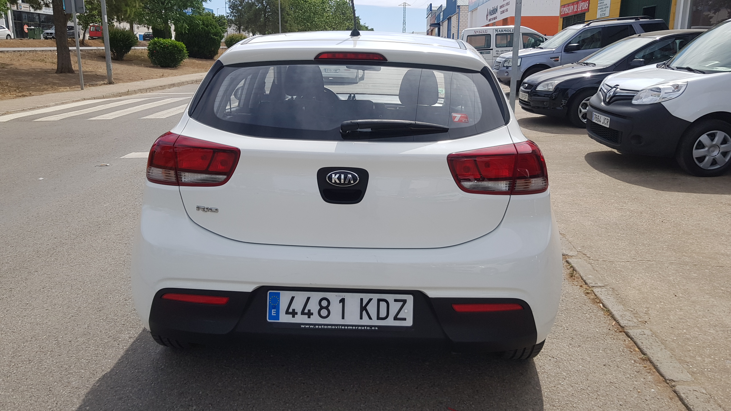 KIA Rio 1.2 CVVT 62kW 84CV Business: Catálogo de AUTOMOVILES MORAUTO SL KIA Rio 1.2 CVVT 62kW 84CV Business: Catálogo de AUTOMOVILES MORAUTO SL