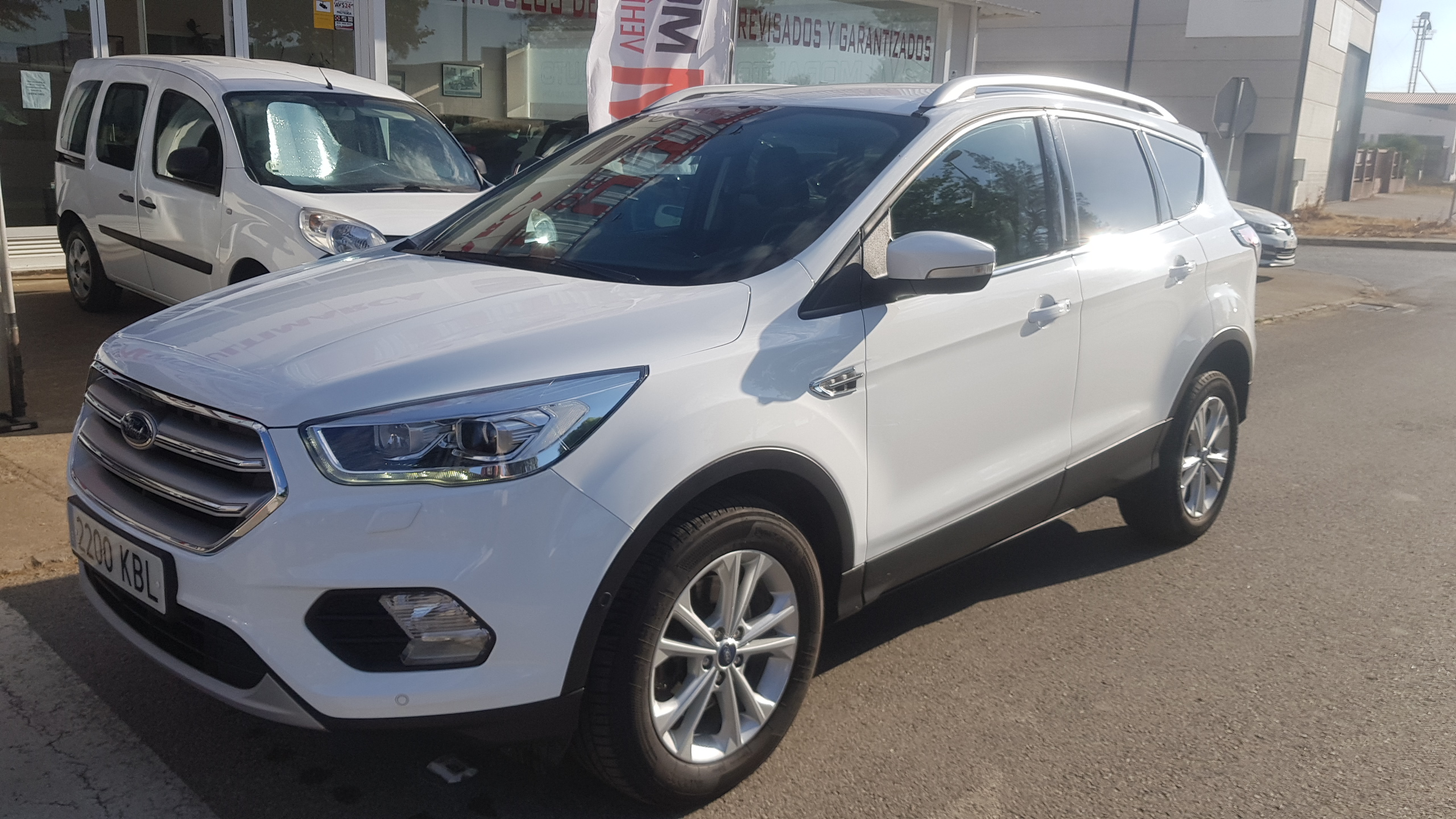 FORD Kuga 2.0 TDCi 110kW 4x2 ASS Titanium: Catálogo de AUTOMOVILES MORAUTO SL FORD Kuga 2.0 TDCi 110kW 4x2 ASS Titanium: Catálogo de AUTOMOVILES MORAUTO SL