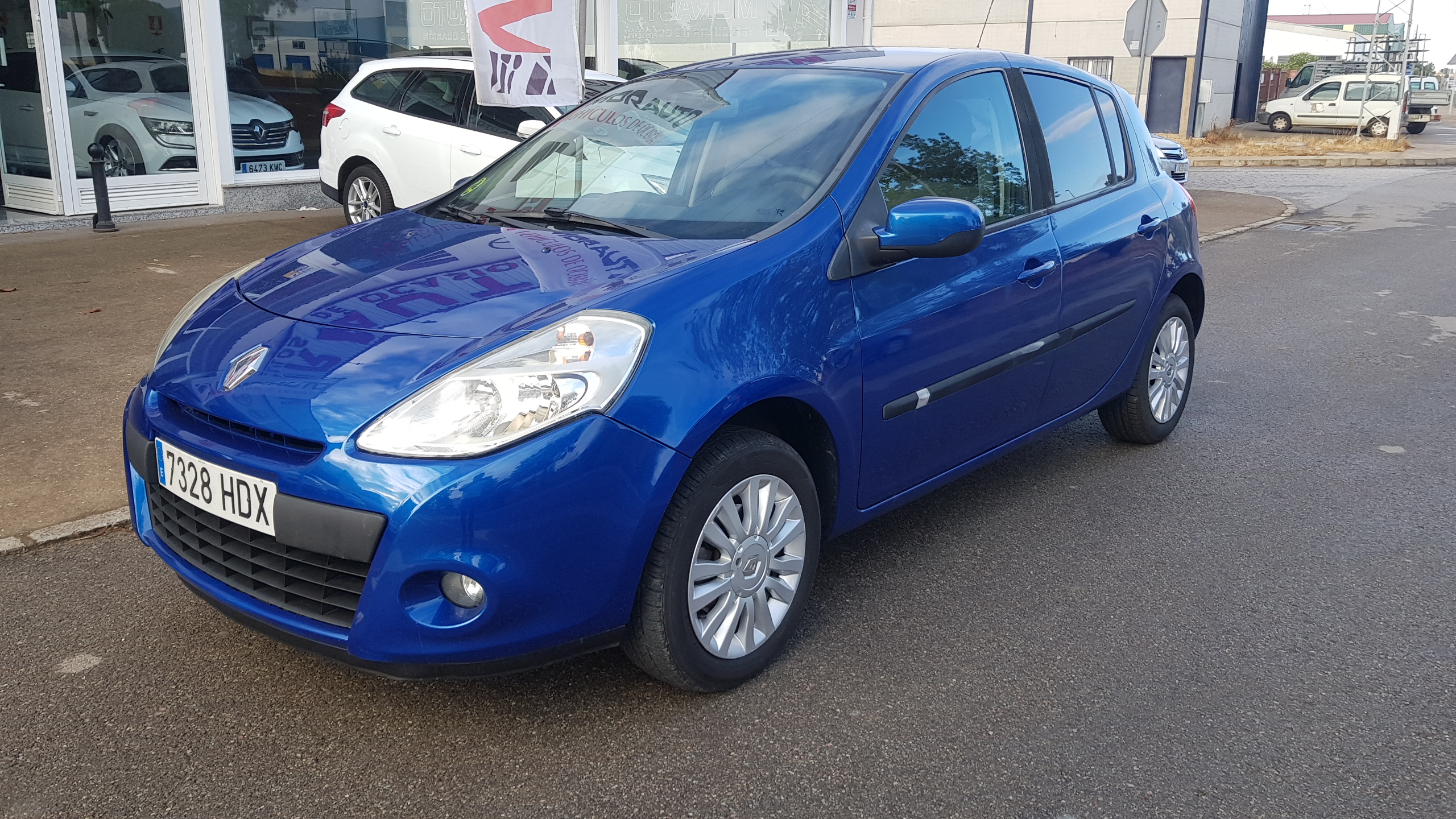 RENAULT Clio Expression dCi 75 5p eco2 E5: Catálogo de AUTOMOVILES MORAUTO SL RENAULT Clio Expression dCi 75 5p eco2 E5: Catálogo de AUTOMOVILES MORAUTO SL
