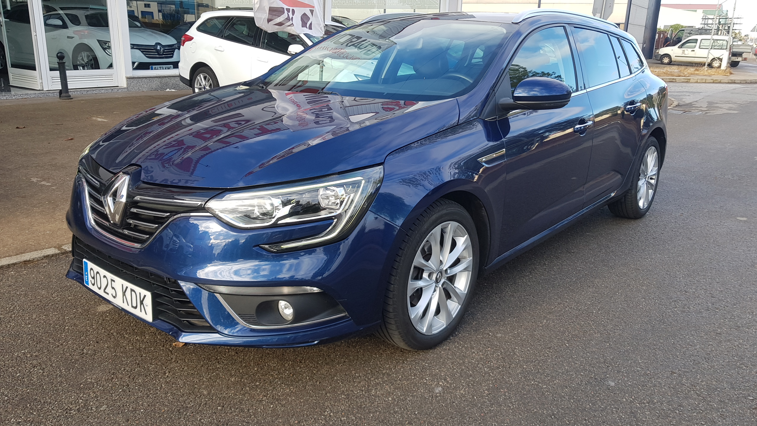 RENAULT Megane Sp. Tourer Zen En. dCi 81kW 110CV: Catálogo de AUTOMOVILES MORAUTO SL RENAULT Megane Sp. Tourer Zen En. dCi 81kW 110CV: Catálogo de AUTOMOVILES MORAUTO SL