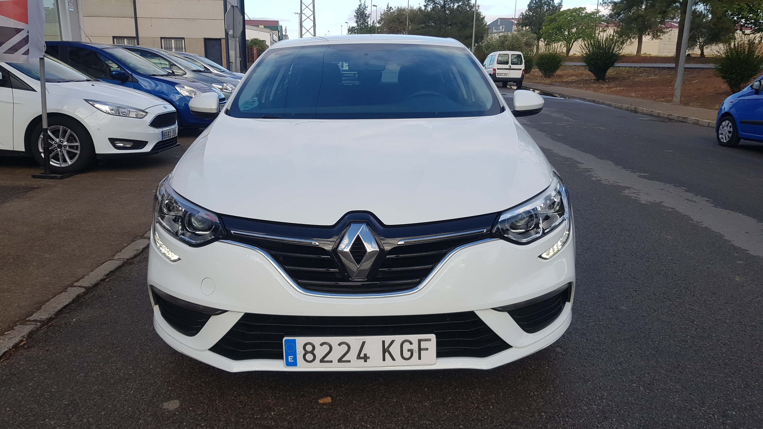 RENAULT Megane Life Energy dCi 66kW 90CV: Catálogo de AUTOMOVILES MORAUTO SL RENAULT Megane Life Energy dCi 66kW 90CV: Catálogo de AUTOMOVILES MORAUTO SL