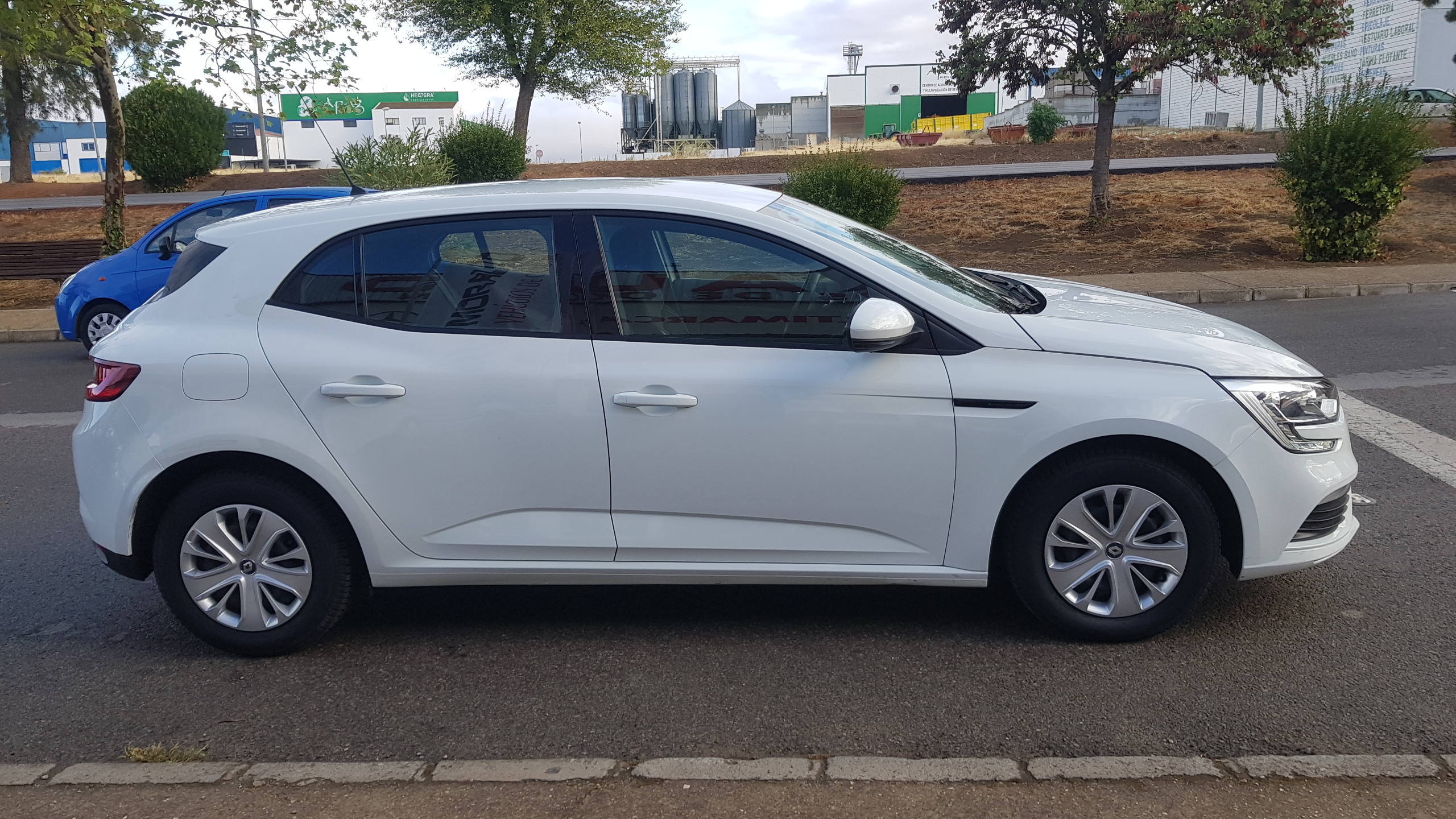 RENAULT Megane Life Energy dCi 66kW 90CV: Catálogo de AUTOMOVILES MORAUTO SL RENAULT Megane Life Energy dCi 66kW 90CV: Catálogo de AUTOMOVILES MORAUTO SL