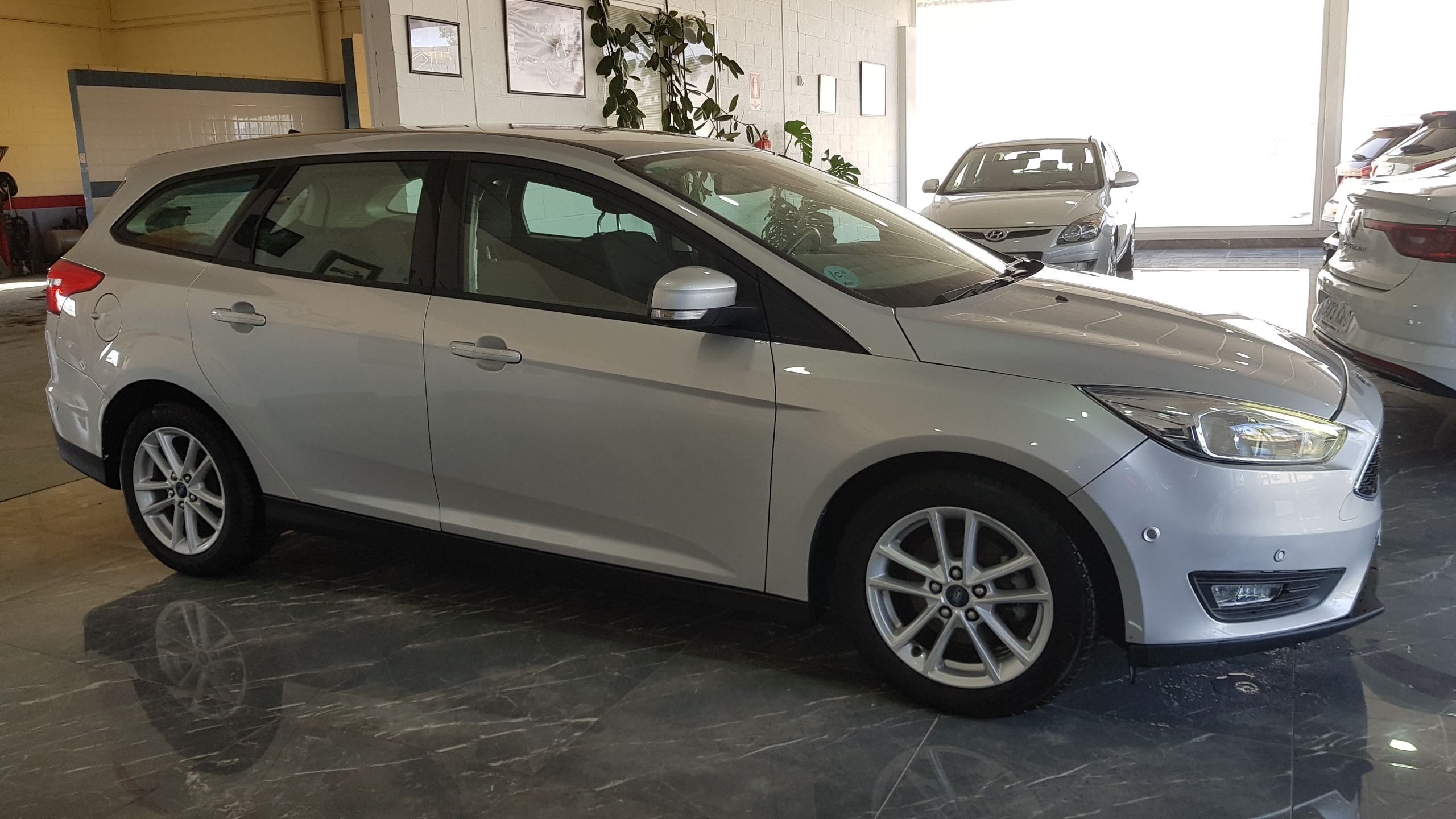 FORD Focus 1.5 TDCi E6 70kW Business Sportbreak: Catálogo de AUTOMOVILES MORAUTO SL FORD Focus 1.5 TDCi E6 70kW Business Sportbreak: Catálogo de AUTOMOVILES MORAUTO SL