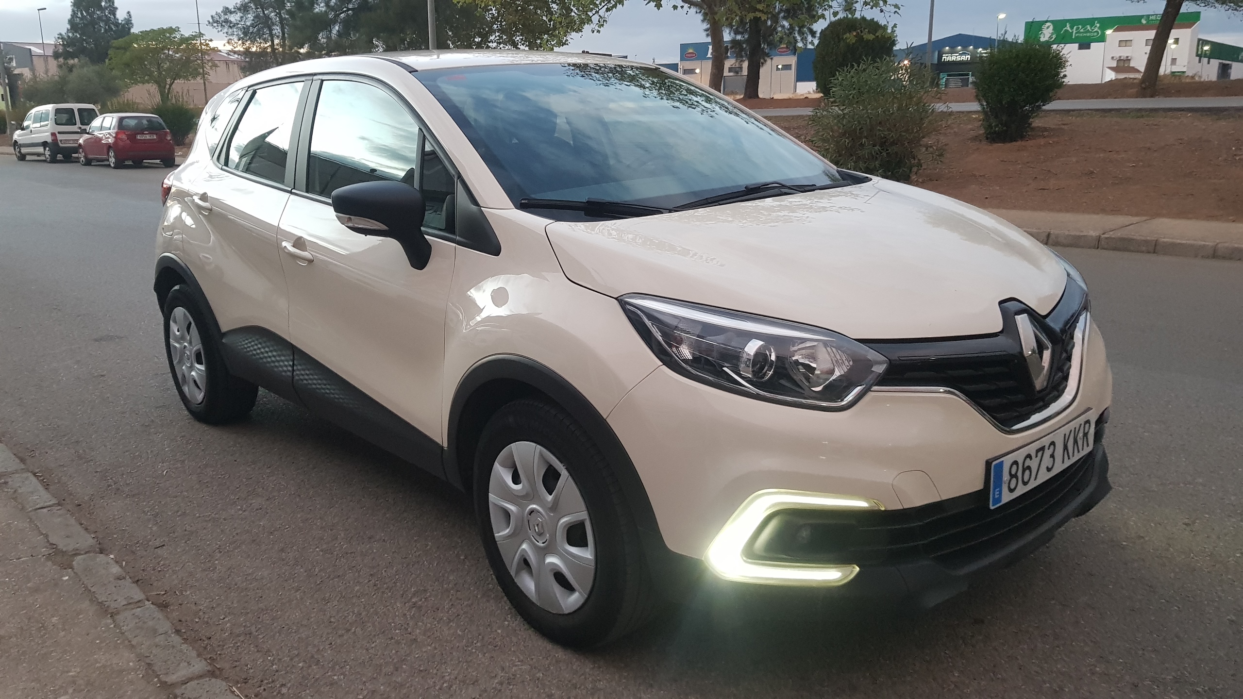 RENAULT Captur Life dCi 66kW 90CV 18: Catálogo de AUTOMOVILES MORAUTO SL RENAULT Captur Life dCi 66kW 90CV 18: Catálogo de AUTOMOVILES MORAUTO SL