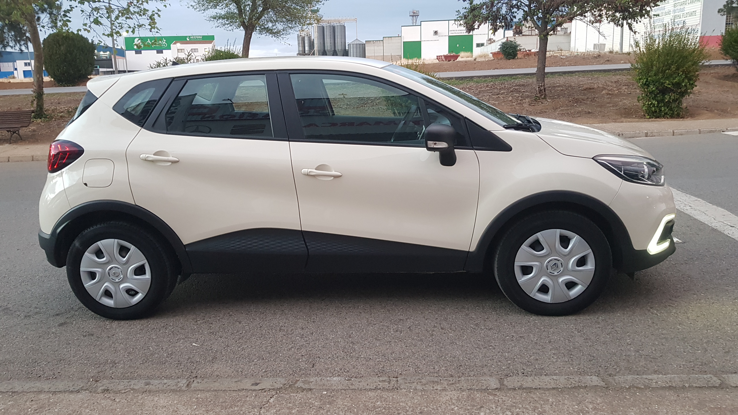 RENAULT Captur Life dCi 66kW 90CV 18: Catálogo de AUTOMOVILES MORAUTO SL RENAULT Captur Life dCi 66kW 90CV 18: Catálogo de AUTOMOVILES MORAUTO SL