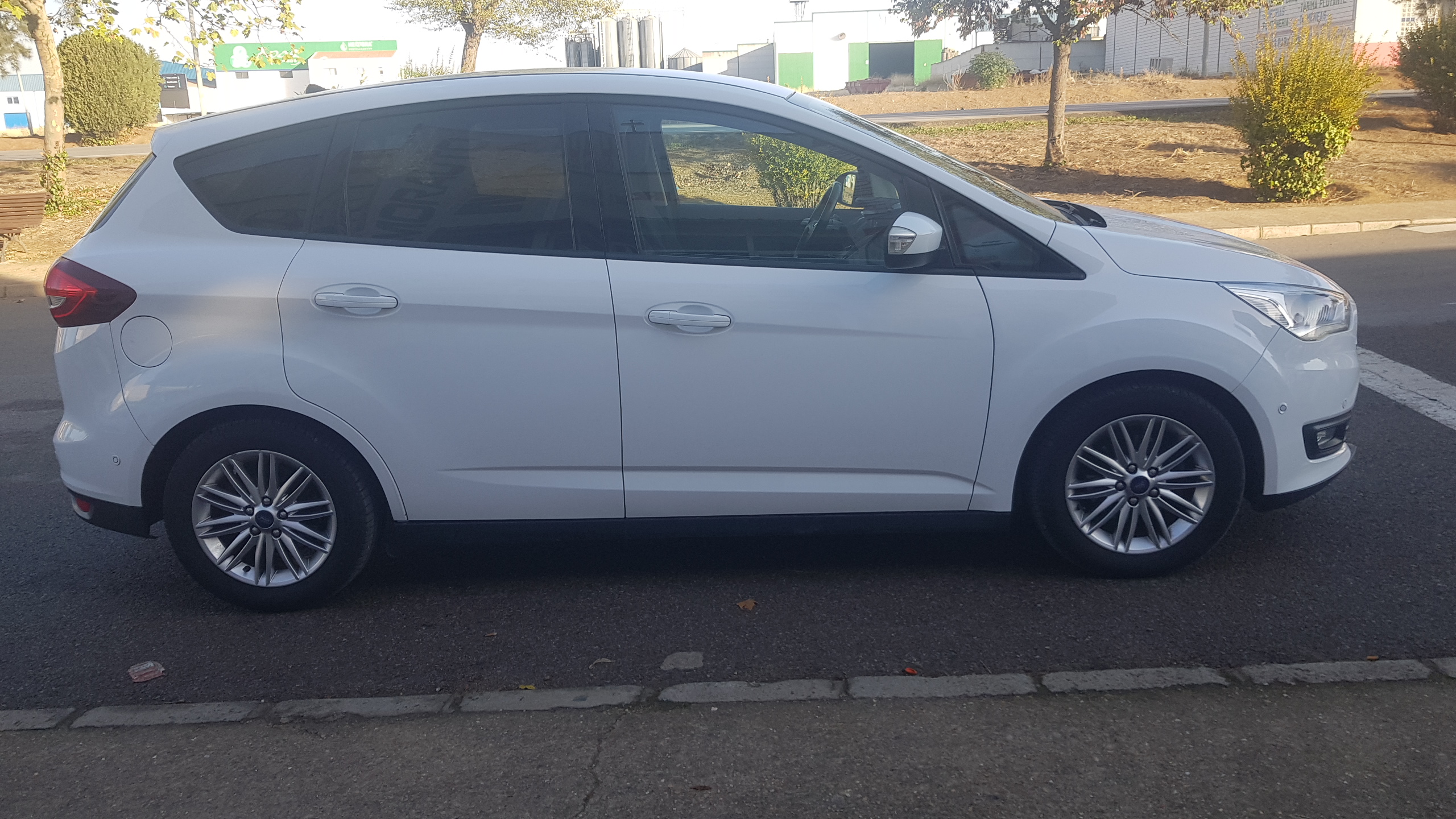FORD CMax 1.5 TDCi 88kW 120CV Trend: Catálogo de AUTOMOVILES MORAUTO SL FORD CMax 1.5 TDCi 88kW 120CV Trend: Catálogo de AUTOMOVILES MORAUTO SL
