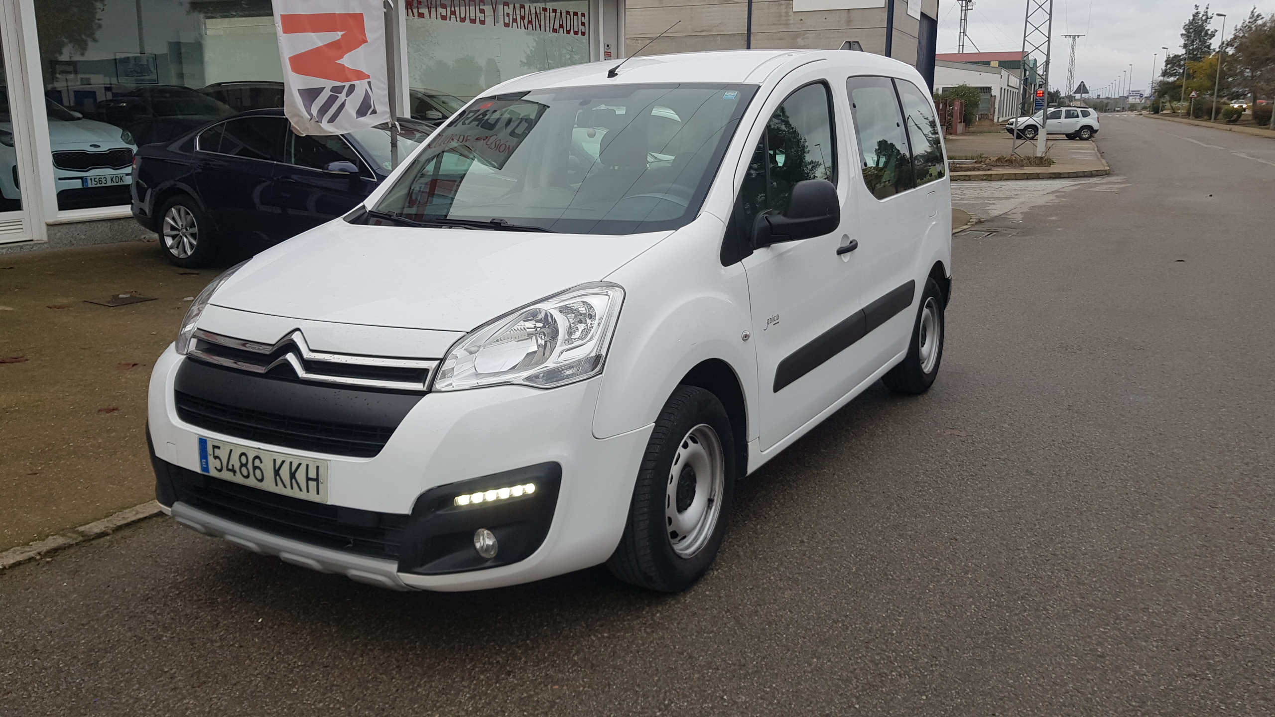 CITROEN Berlingo Multispace LIVE Edit.BlueHDi 74KW 100CV: Catálogo de AUTOMOVILES MORAUTO SL CITROEN Berlingo Multispace LIVE Edit.BlueHDi 74KW 100CV: Catálogo de AUTOMOVILES MORAUTO SL