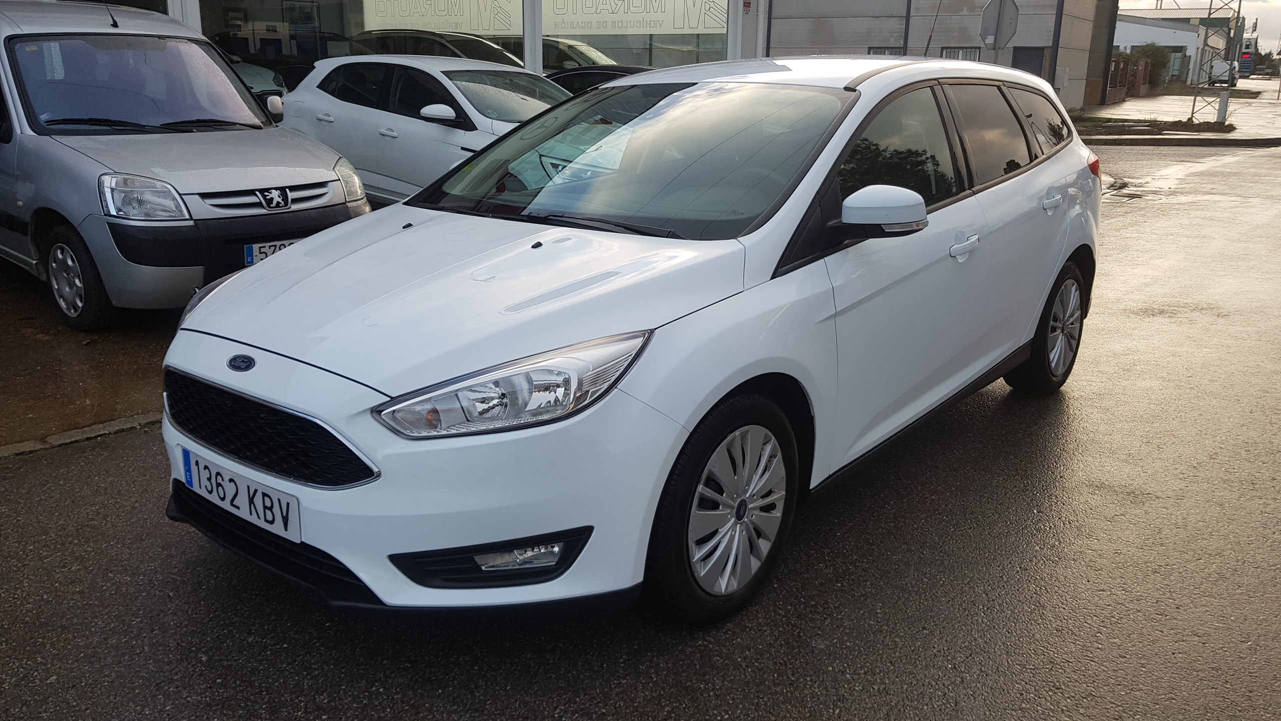 FORD Focus 1.5 TDCi E6 88kW Trend Sportbreak: Catálogo de AUTOMOVILES MORAUTO SL FORD Focus 1.5 TDCi E6 88kW Trend Sportbreak: Catálogo de AUTOMOVILES MORAUTO SL