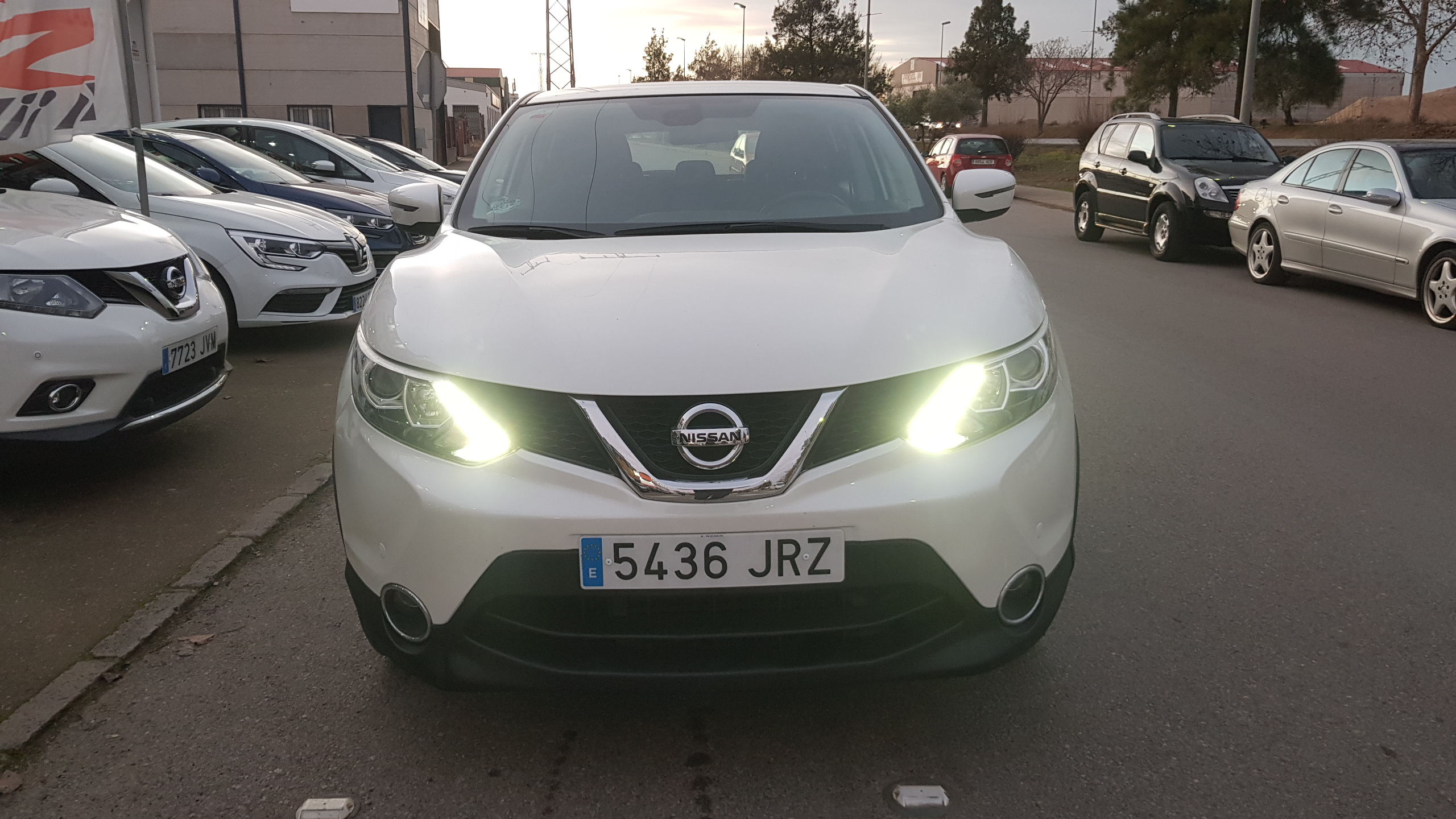 NISSAN QASHQAI 1.5dCi ACENTA 4x2: Catálogo de AUTOMOVILES MORAUTO SL NISSAN QASHQAI 1.5dCi ACENTA 4x2: Catálogo de AUTOMOVILES MORAUTO SL