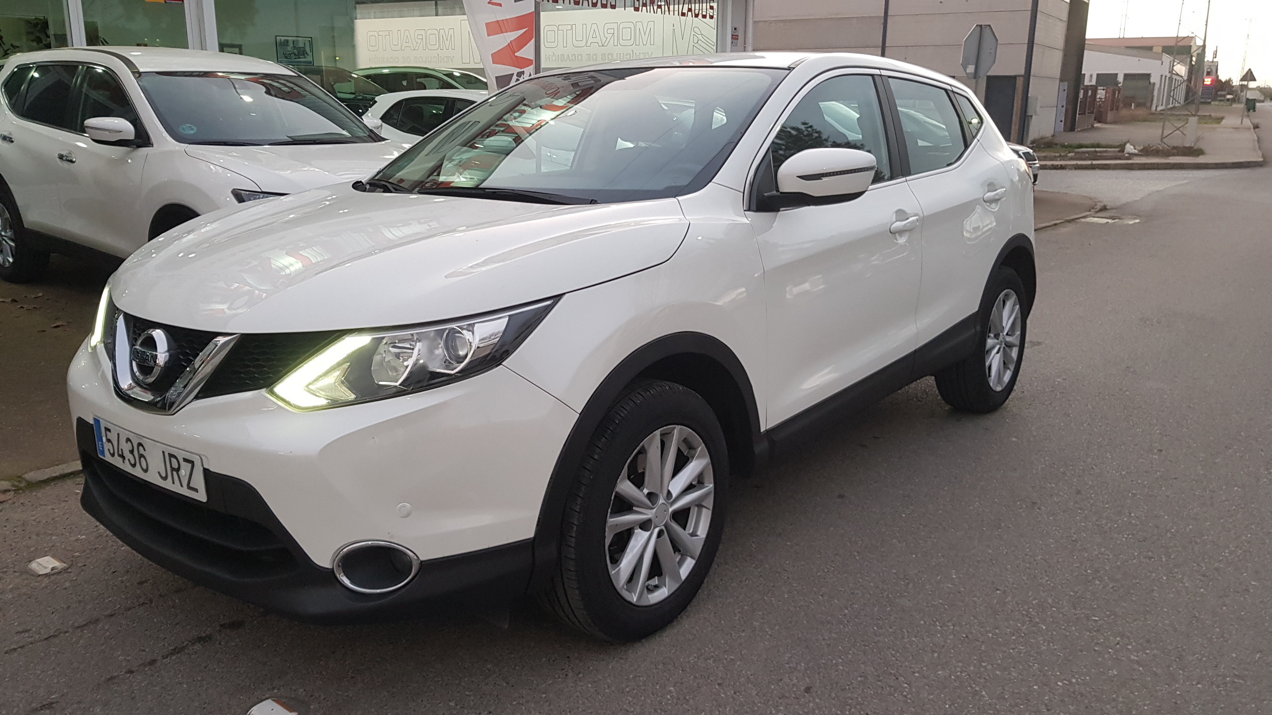 NISSAN QASHQAI 1.5dCi ACENTA 4x2: Catálogo de AUTOMOVILES MORAUTO SL NISSAN QASHQAI 1.5dCi ACENTA 4x2: Catálogo de AUTOMOVILES MORAUTO SL