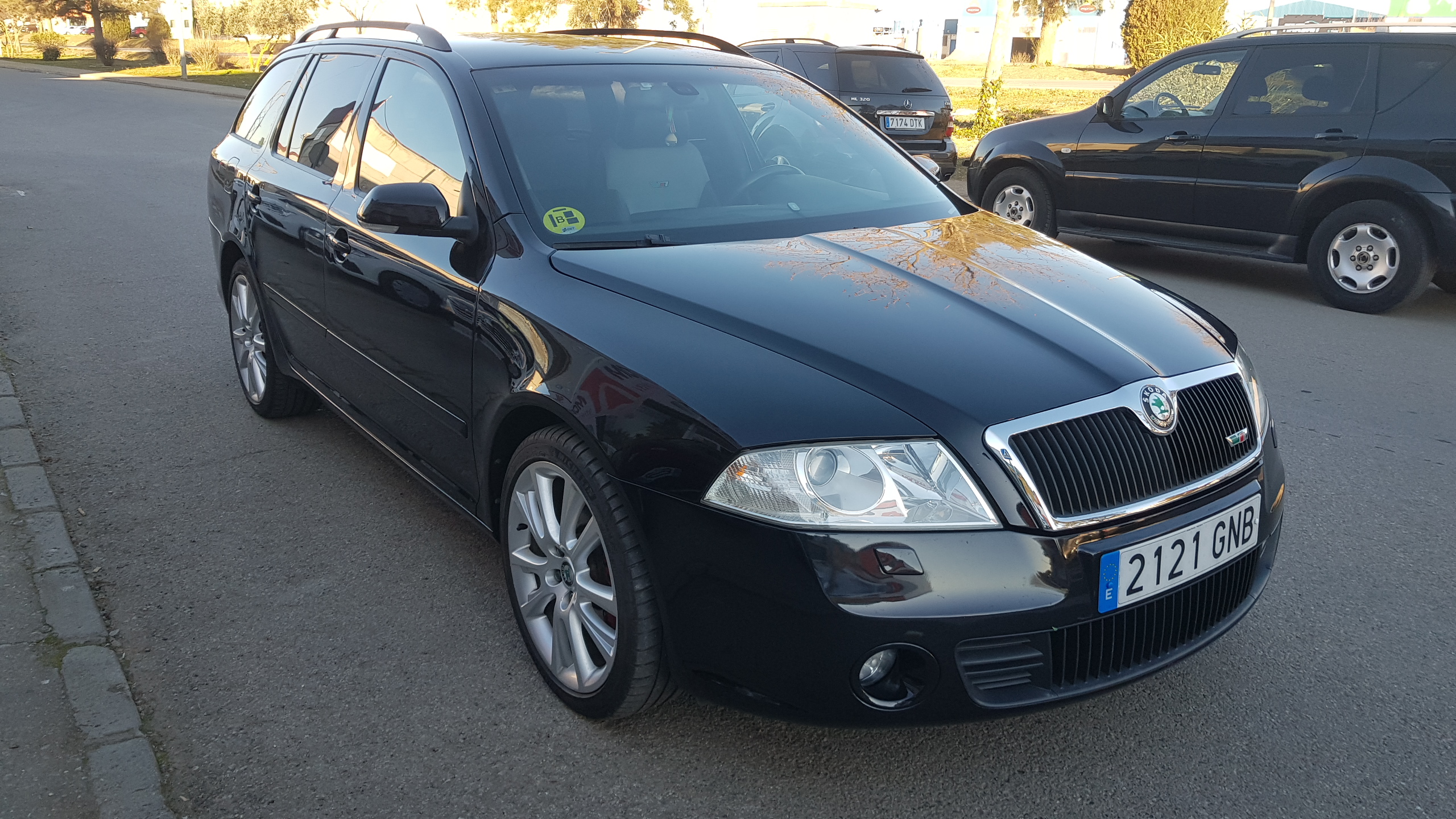 SKODA Octavia Combi 2.0 TDI DPF RS: Catálogo de AUTOMOVILES MORAUTO SL SKODA Octavia Combi 2.0 TDI DPF RS: Catálogo de AUTOMOVILES MORAUTO SL