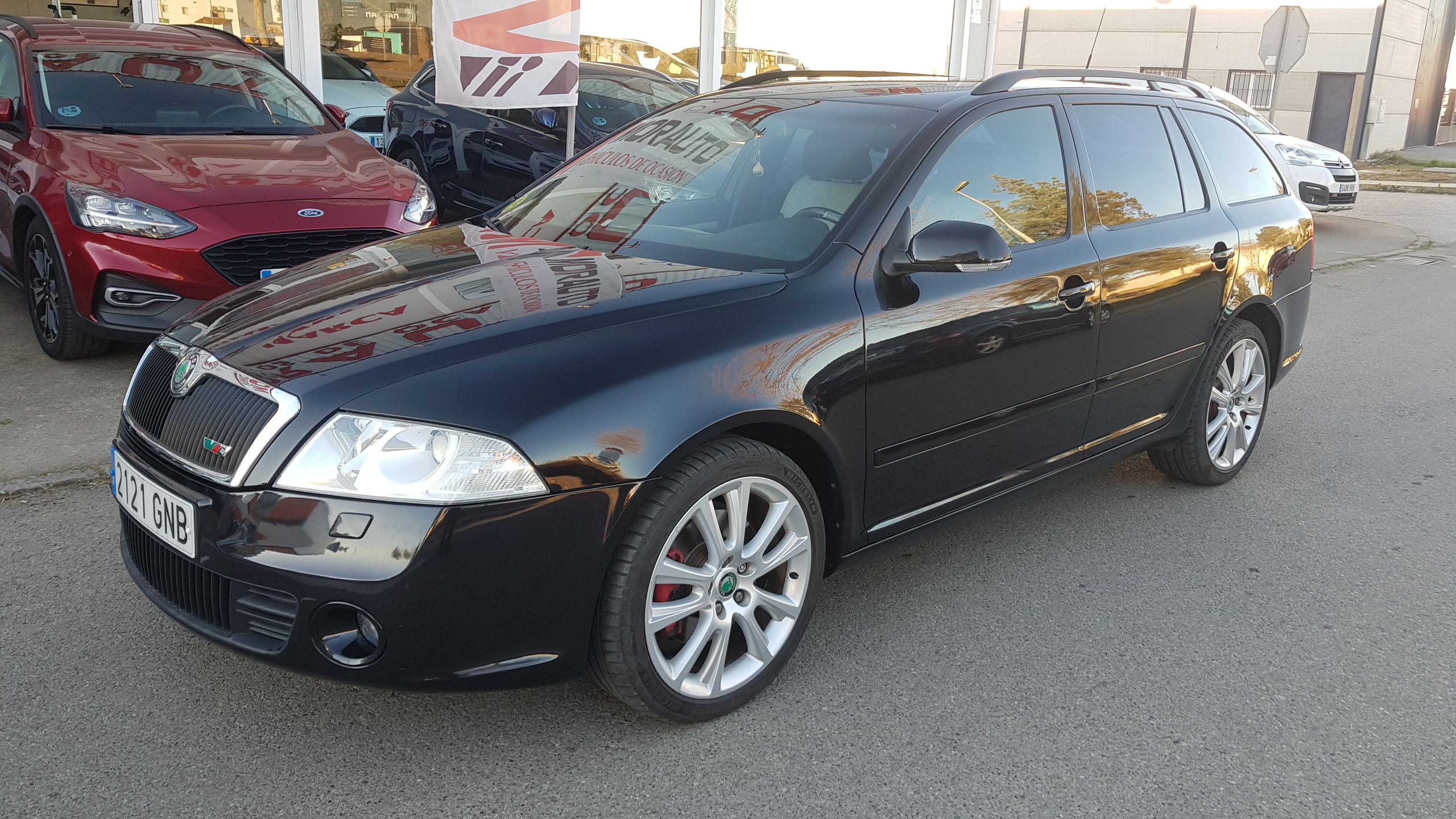 SKODA Octavia Combi 2.0 TDI DPF RS: Catálogo de AUTOMOVILES MORAUTO SL SKODA Octavia Combi 2.0 TDI DPF RS: Catálogo de AUTOMOVILES MORAUTO SL