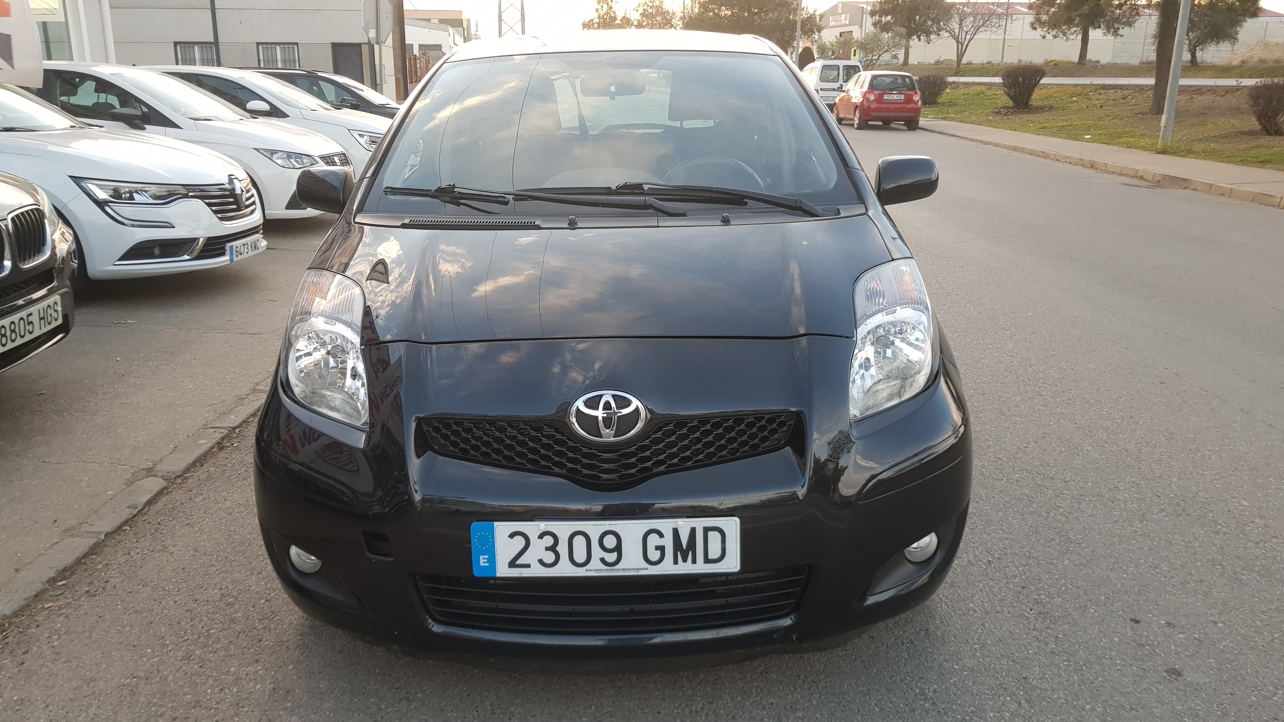 TOYOTA Yaris 1.4 D4D TS Comfortdrive: Catálogo de AUTOMOVILES MORAUTO SL TOYOTA Yaris 1.4 D4D TS Comfortdrive: Catálogo de AUTOMOVILES MORAUTO SL