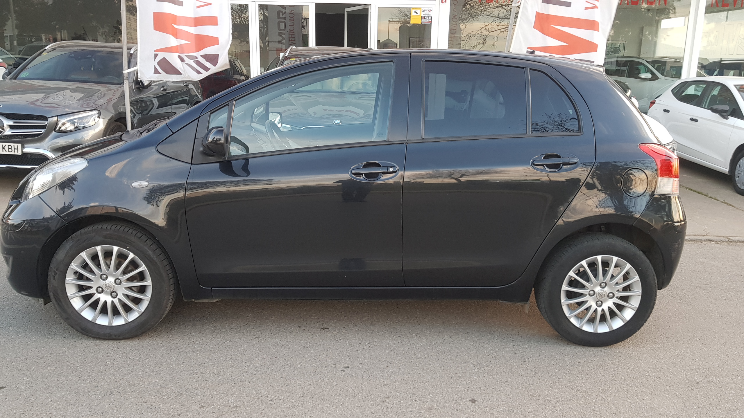 TOYOTA Yaris 1.4 D4D TS Comfortdrive: Catálogo de AUTOMOVILES MORAUTO SL TOYOTA Yaris 1.4 D4D TS Comfortdrive: Catálogo de AUTOMOVILES MORAUTO SL