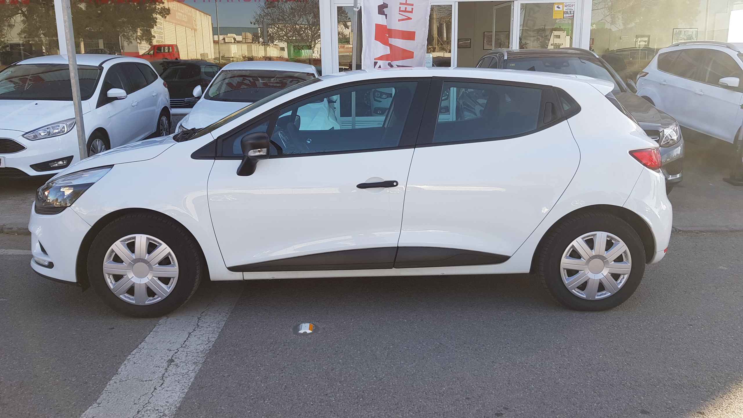 RENAULT Clio Business Energy dCi 55kW 75CV: Catálogo de AUTOMOVILES MORAUTO SL RENAULT Clio Business Energy dCi 55kW 75CV: Catálogo de AUTOMOVILES MORAUTO SL