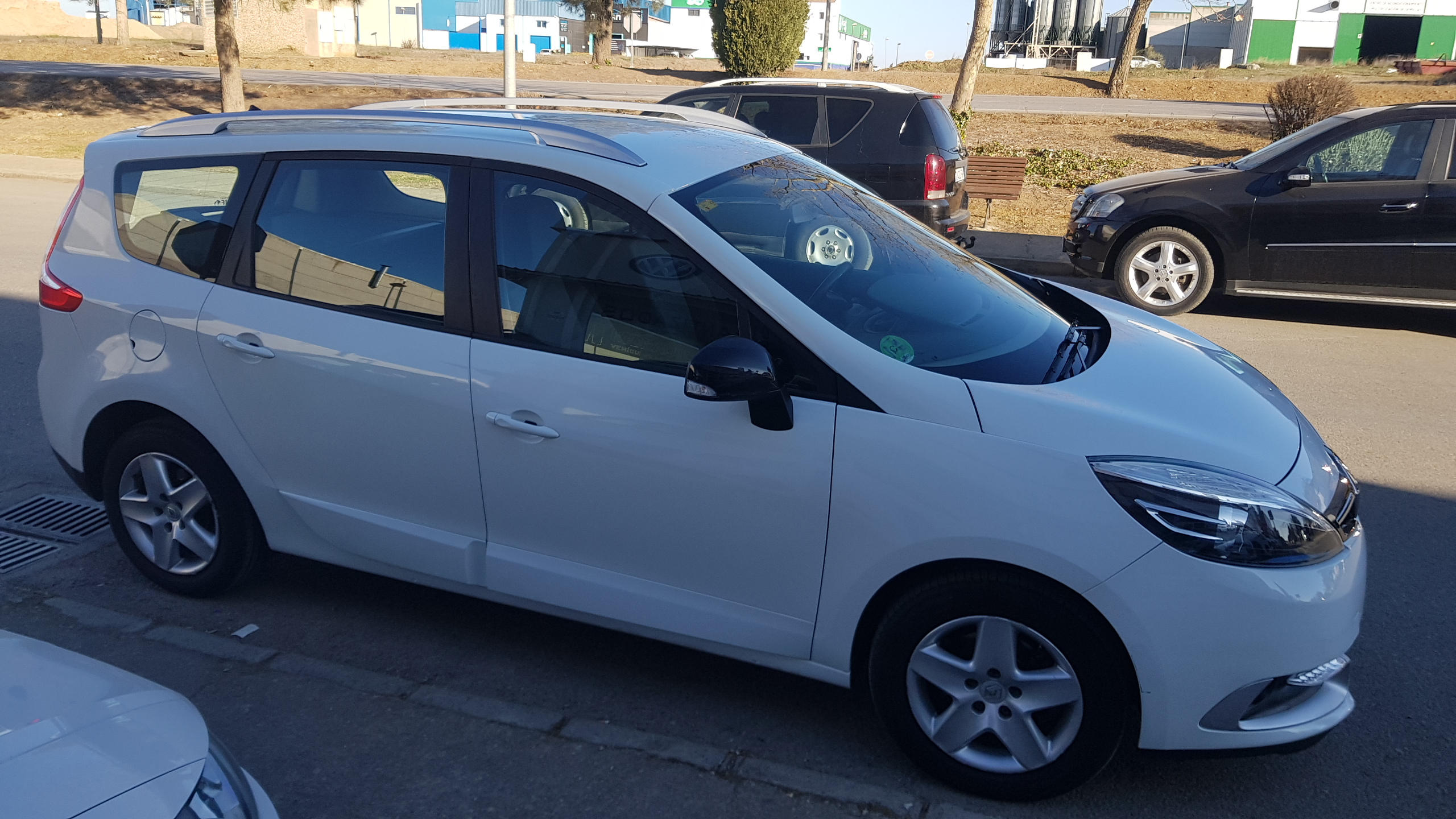 RENAULT Grand Scenic Selection Energy dCi 110 eco2 5p: Catálogo de AUTOMOVILES MORAUTO SL RENAULT Grand Scenic Selection Energy dCi 110 eco2 5p: Catálogo de AUTOMOVILES MORAUTO SL