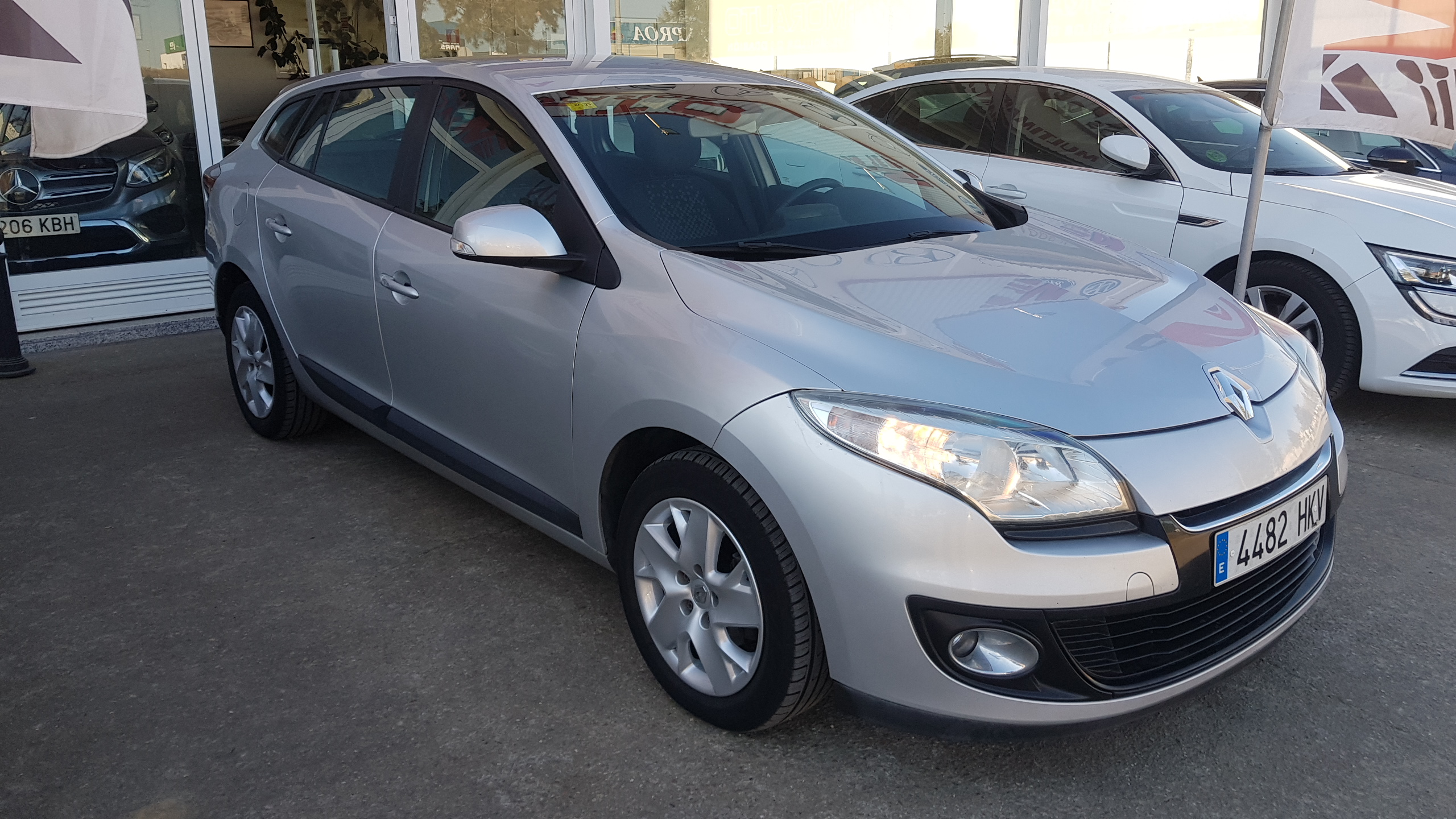 RENAULT Megane Sport Tourer Business dCi 90 eco2: Catálogo de AUTOMOVILES MORAUTO SL RENAULT Megane Sport Tourer Business dCi 90 eco2: Catálogo de AUTOMOVILES MORAUTO SL