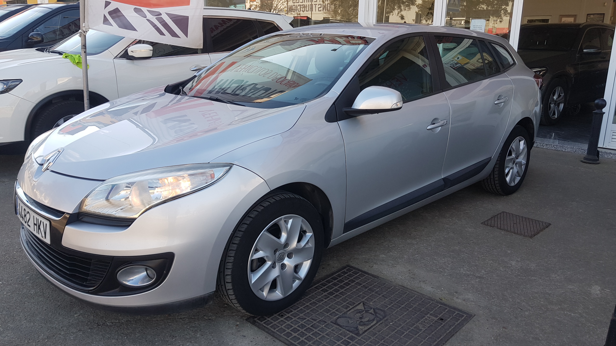 RENAULT Megane Sport Tourer Business dCi 90 eco2: Catálogo de AUTOMOVILES MORAUTO SL RENAULT Megane Sport Tourer Business dCi 90 eco2: Catálogo de AUTOMOVILES MORAUTO SL