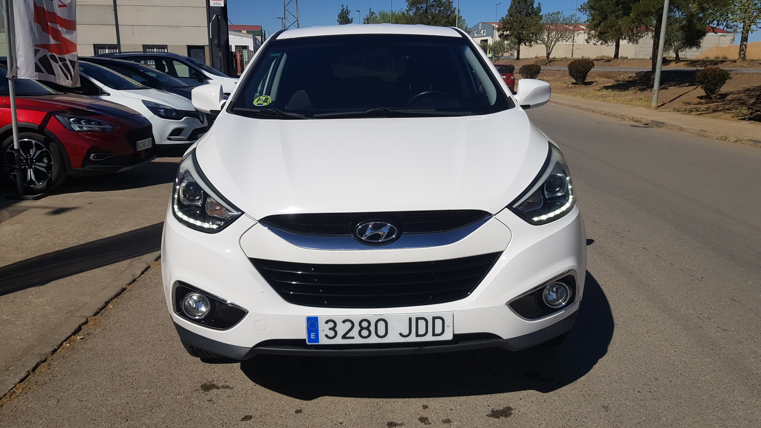 HYUNDAI ix35 1.7 CRDi BlueDrive Kosmo Klass 4x2: Catálogo de AUTOMOVILES MORAUTO SL HYUNDAI ix35 1.7 CRDi BlueDrive Kosmo Klass 4x2: Catálogo de AUTOMOVILES MORAUTO SL