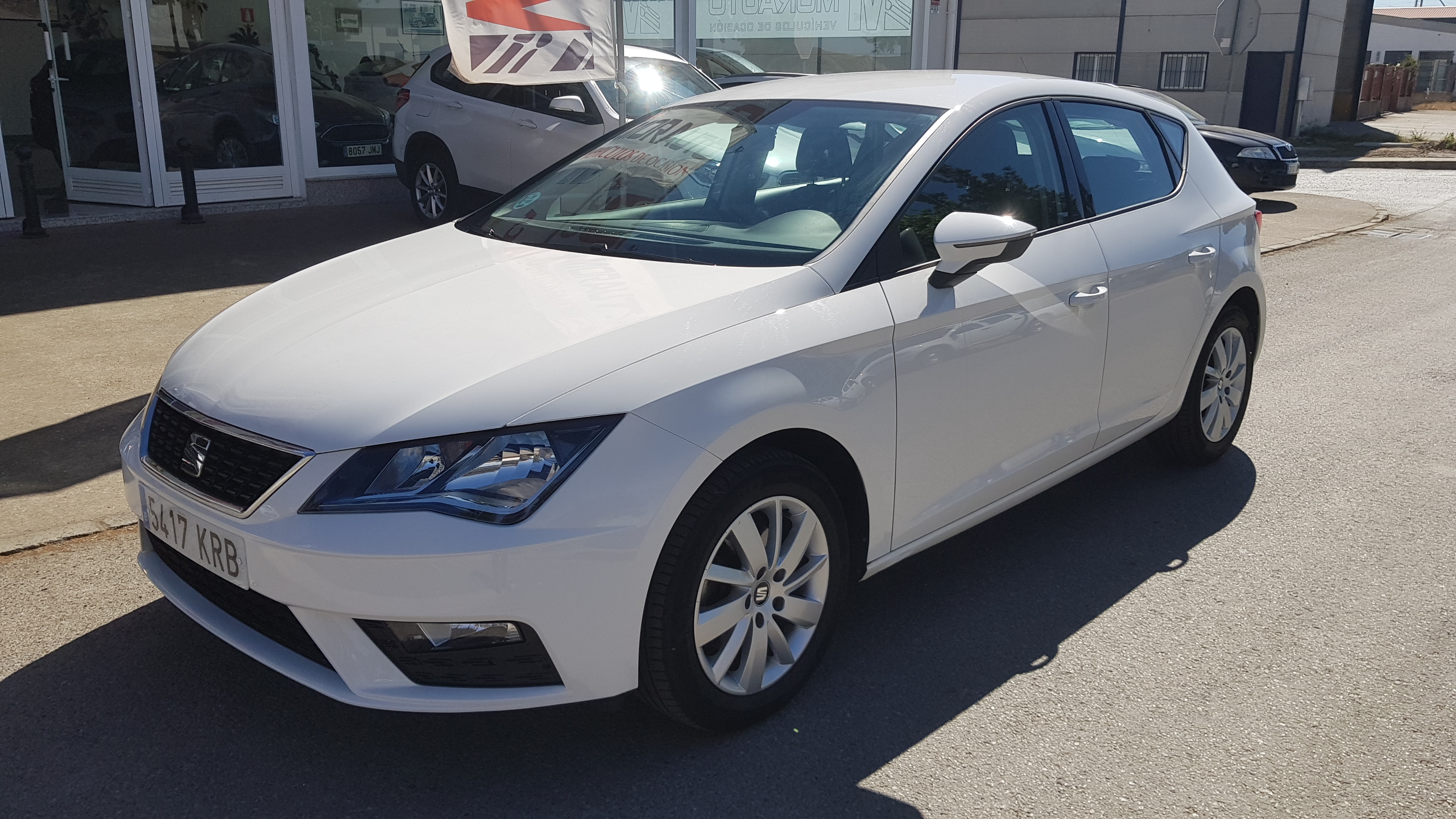SEAT Leon 1.6 TDI 85kW StSp Reference Plus: Catálogo de AUTOMOVILES MORAUTO SL SEAT Leon 1.6 TDI 85kW StSp Reference Plus: Catálogo de AUTOMOVILES MORAUTO SL