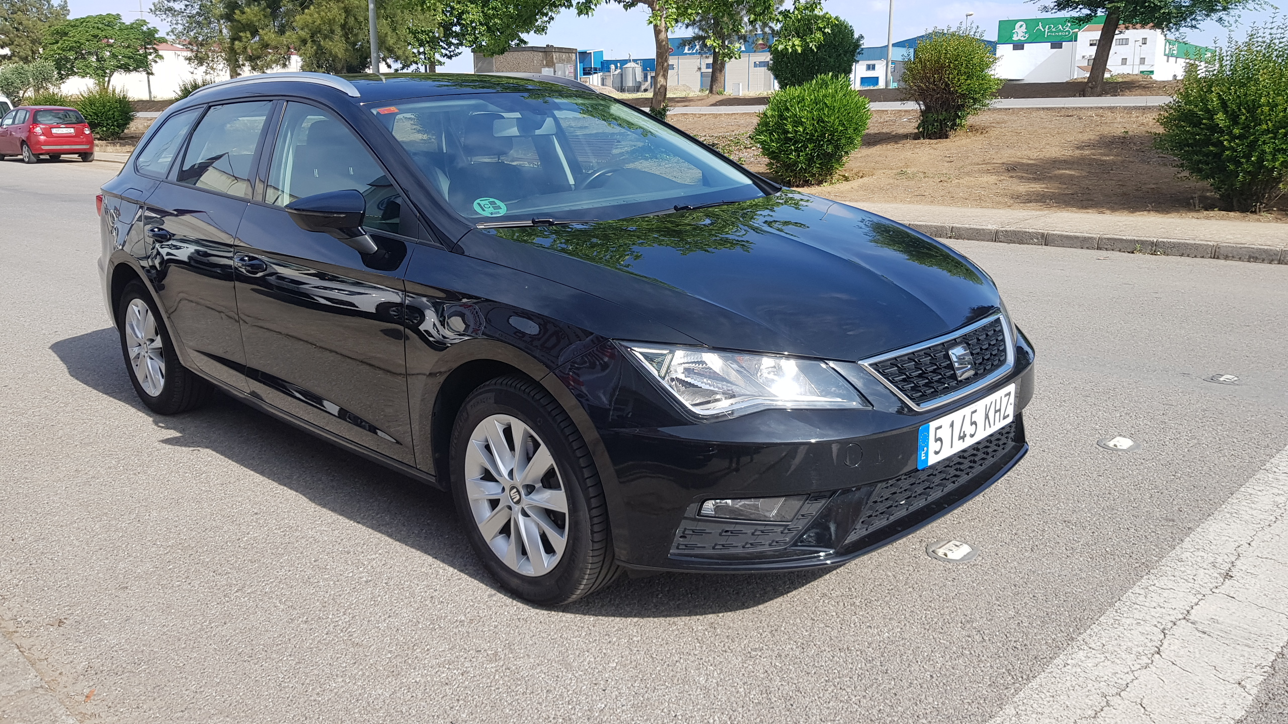 SEAT Leon ST 1.6 TDI 85kW 115CV DSG7 StSp Style: Catálogo de AUTOMOVILES MORAUTO SL SEAT Leon ST 1.6 TDI 85kW 115CV DSG7 StSp Style: Catálogo de AUTOMOVILES MORAUTO SL