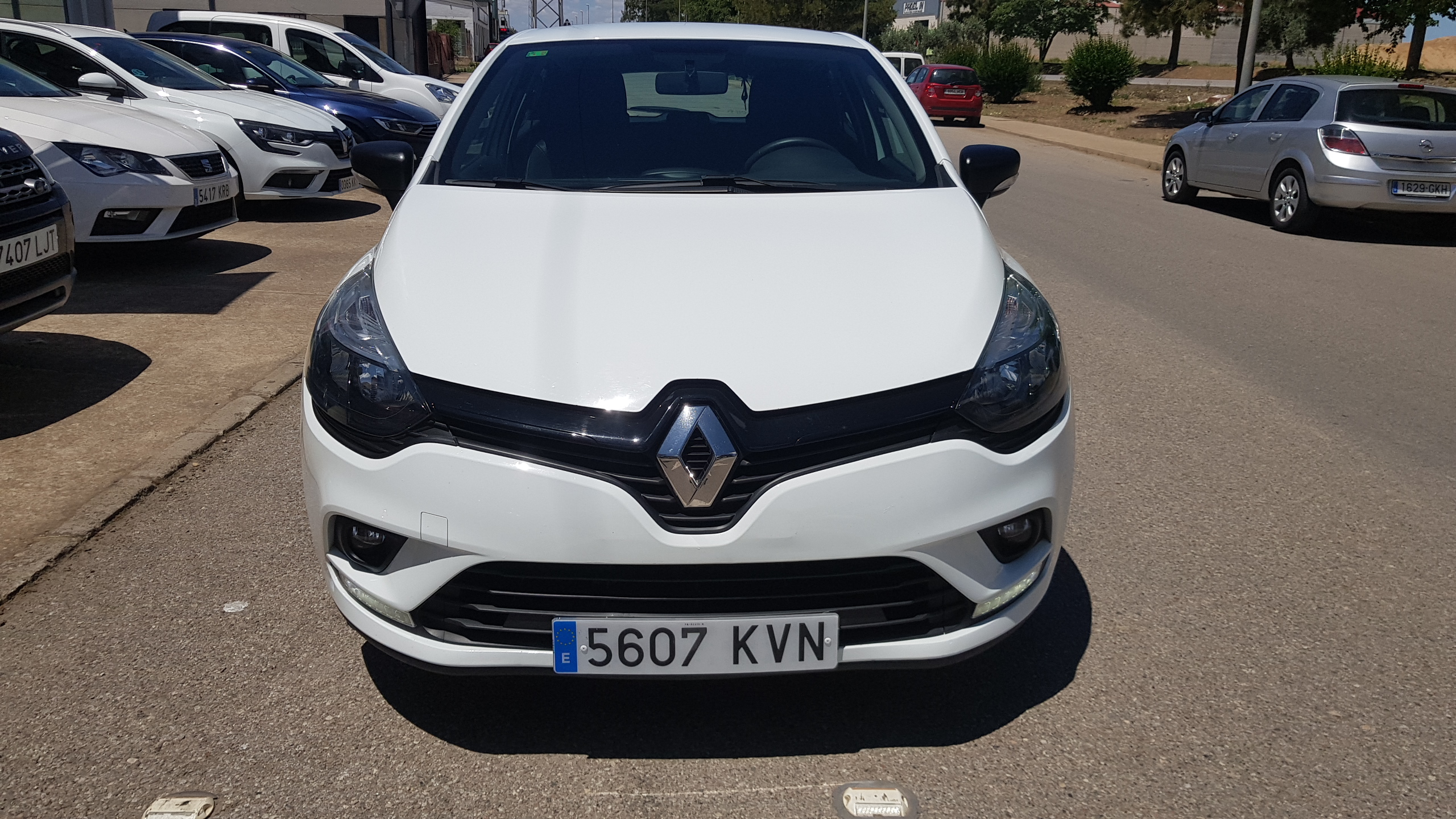RENAULT Clio Business dCi 55kW 75CV 18: Catálogo de AUTOMOVILES MORAUTO SL RENAULT Clio Business dCi 55kW 75CV 18: Catálogo de AUTOMOVILES MORAUTO SL