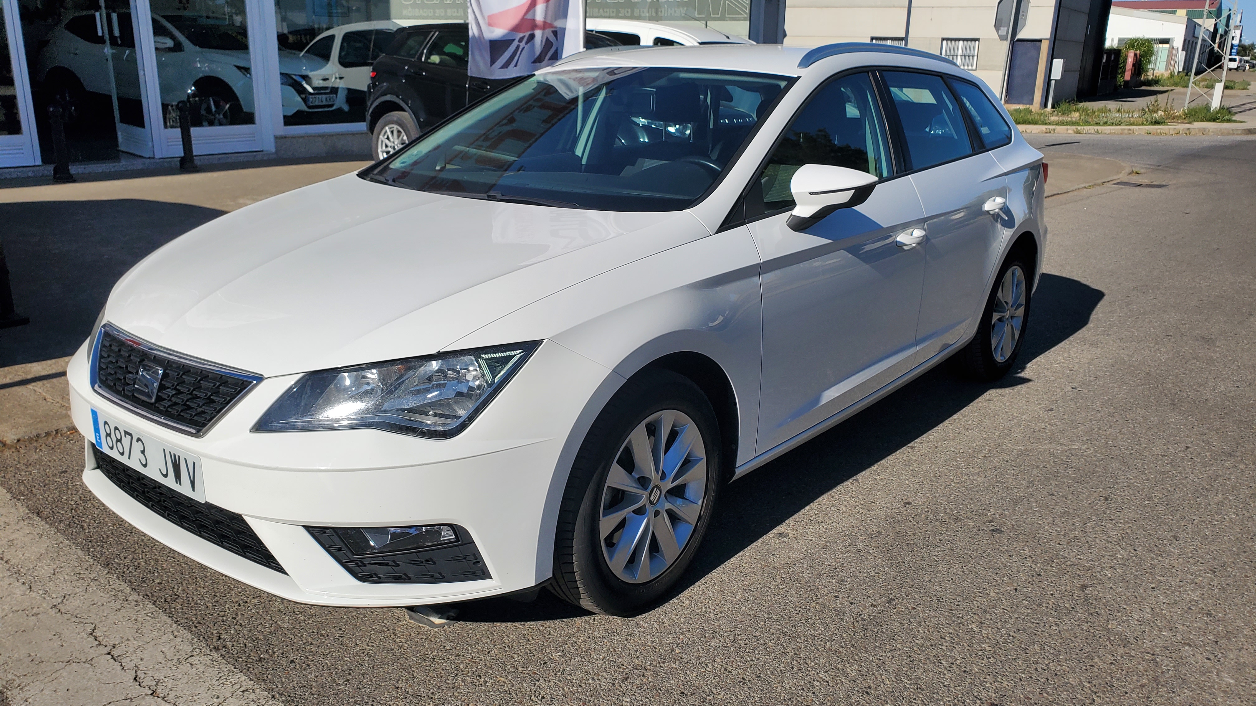 SEAT Leon ST 1.6 TDI 85kW 115CV StSp Style: Catálogo de AUTOMOVILES MORAUTO SL SEAT Leon ST 1.6 TDI 85kW 115CV StSp Style: Catálogo de AUTOMOVILES MORAUTO SL
