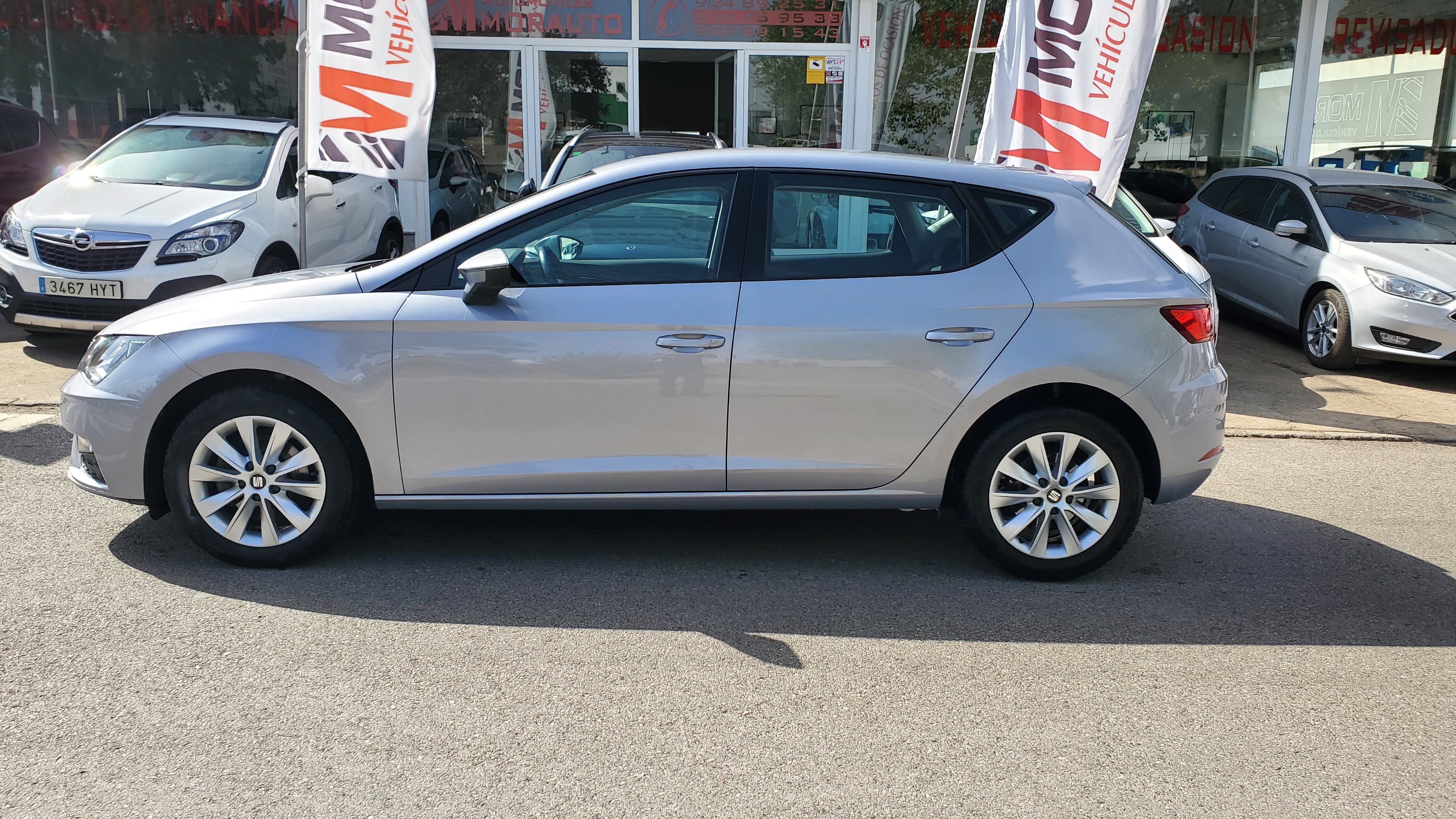 Seat Leon 1.6 TDI 85kW 115CV DSG7 StSp Style: Catálogo de AUTOMOVILES MORAUTO SL Seat Leon 1.6 TDI 85kW 115CV DSG7 StSp Style: Catálogo de AUTOMOVILES MORAUTO SL